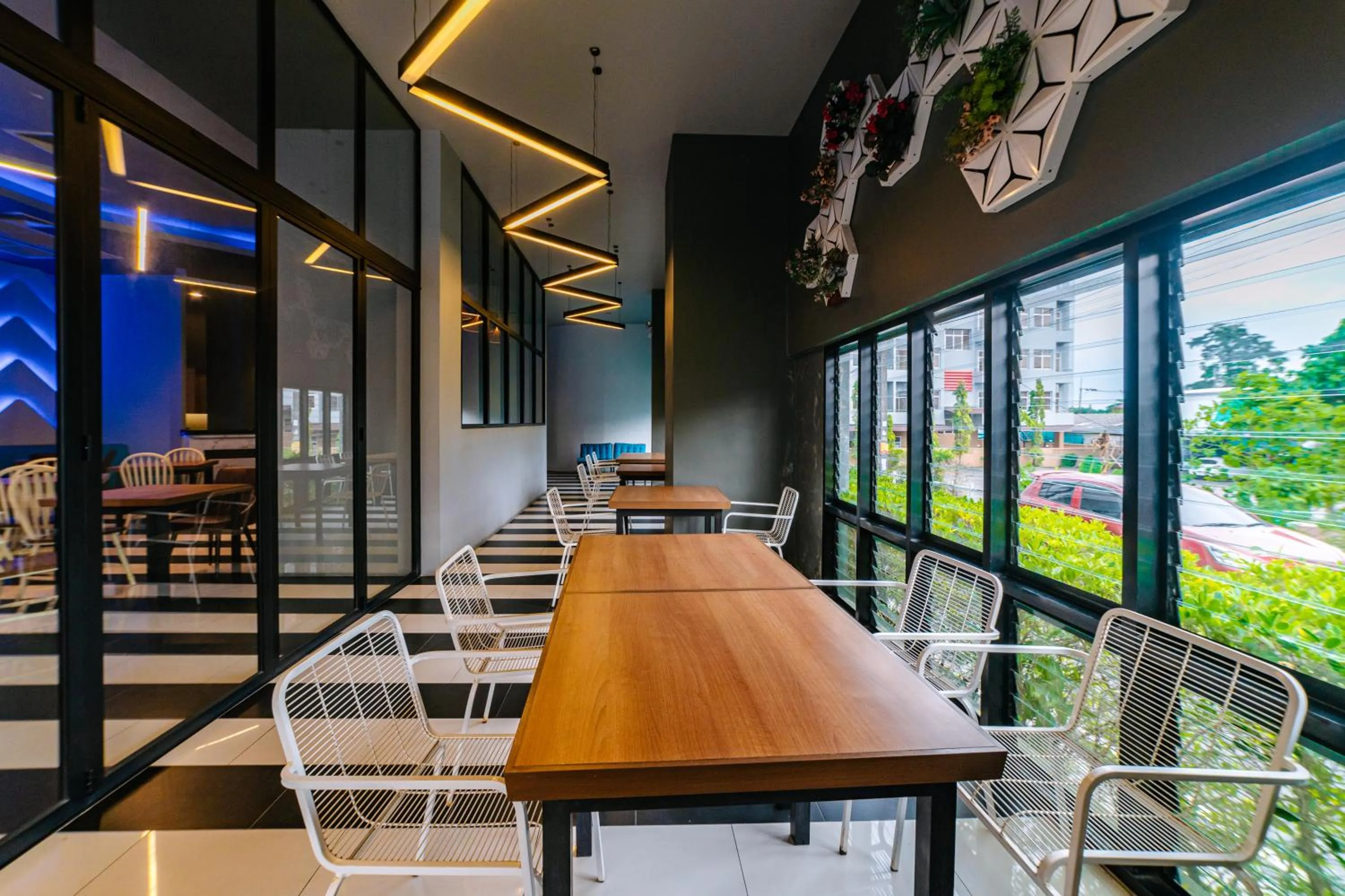 Restaurant/places to eat in Ratana Hotel Sakdidet, PHUKET TOWN