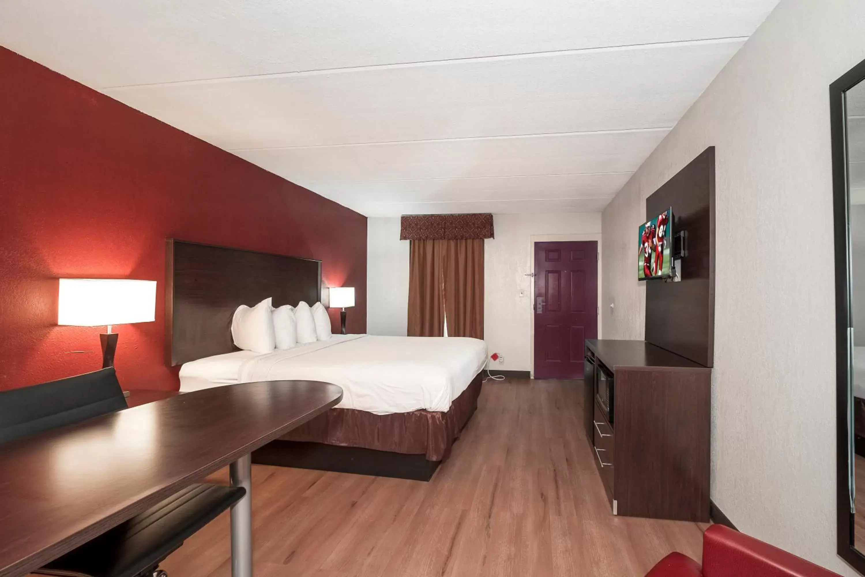 Photo of the whole room, Bed in Red Roof Inn Mobile North – Saraland Photo of the whole room, Bed in Red Roof Inn Mobile North – Saraland
