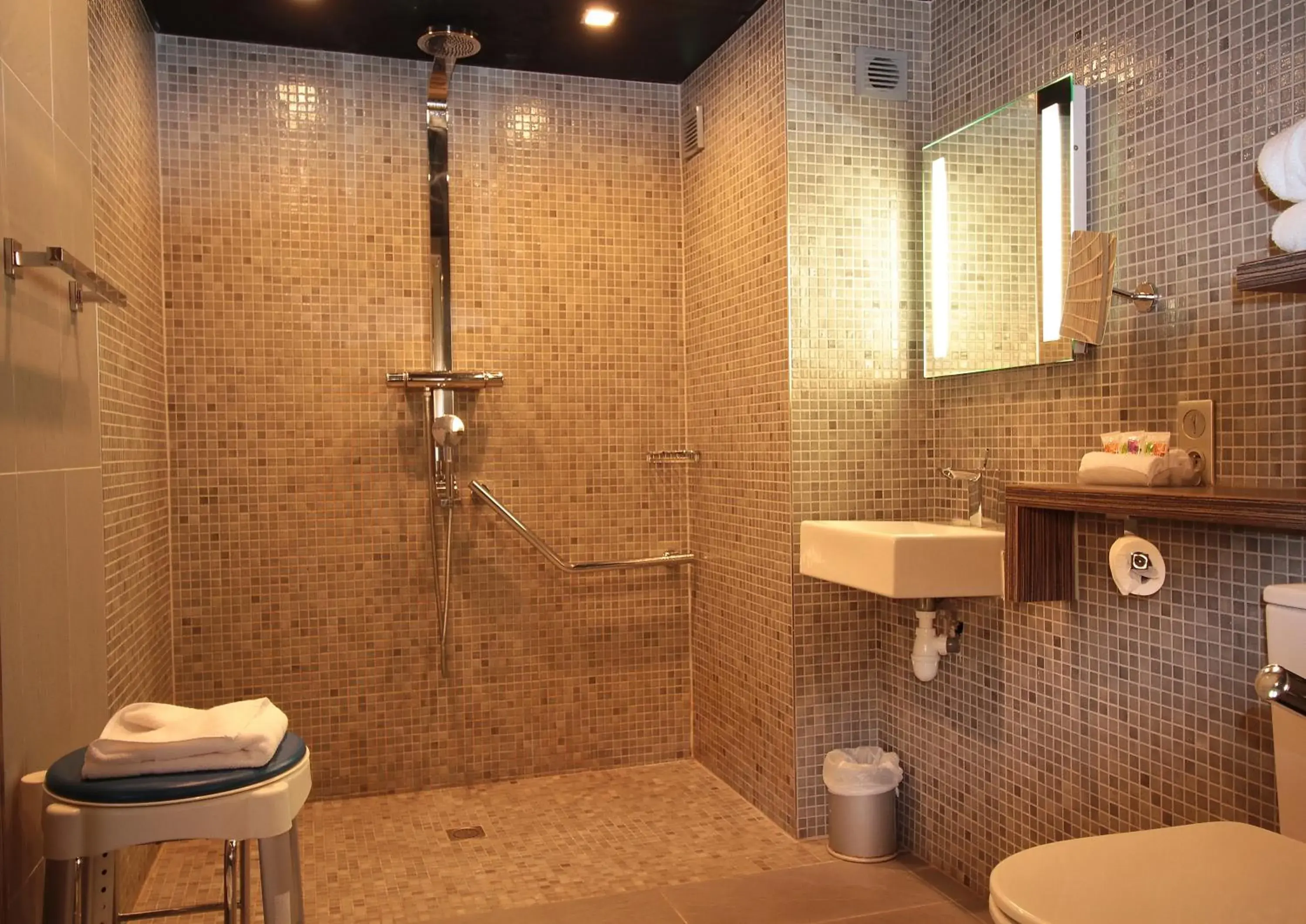 Bathroom in Hôtel de Brienne