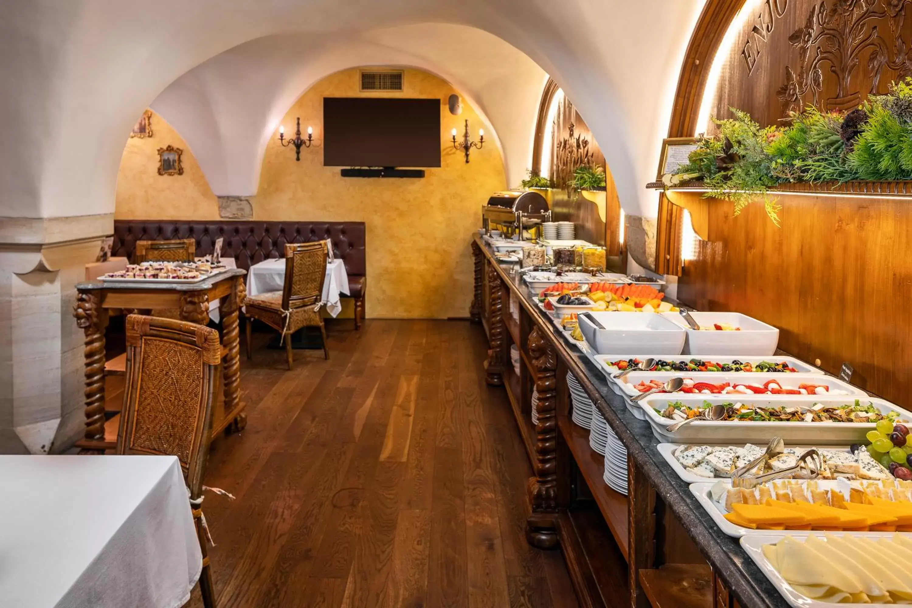 Breakfast, Restaurant/Places to Eat in Iron Gate Hotel & Suites Prague by BHG