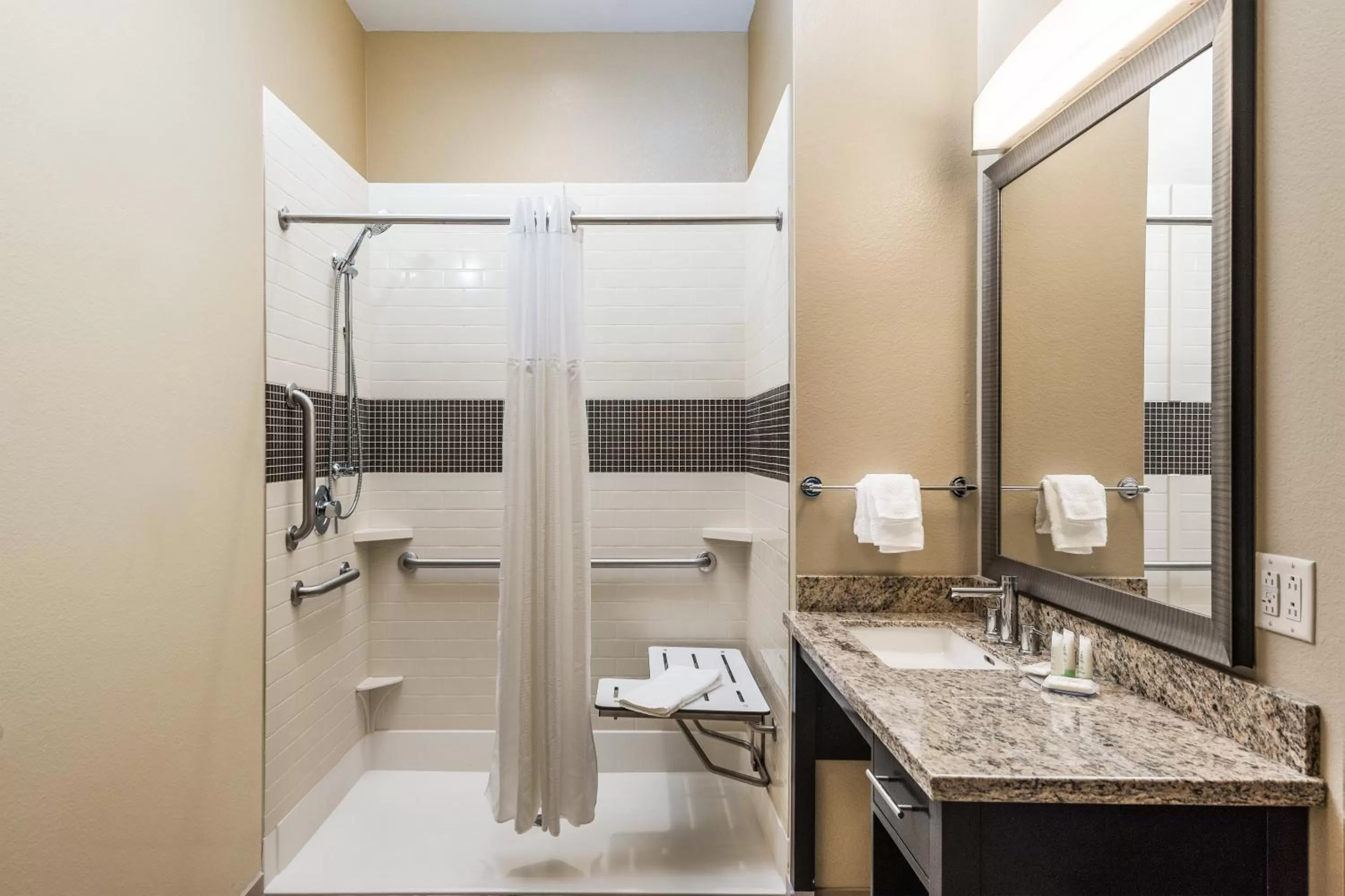 Bathroom in Staybridge Suites Eau Claire - Altoona by IHG