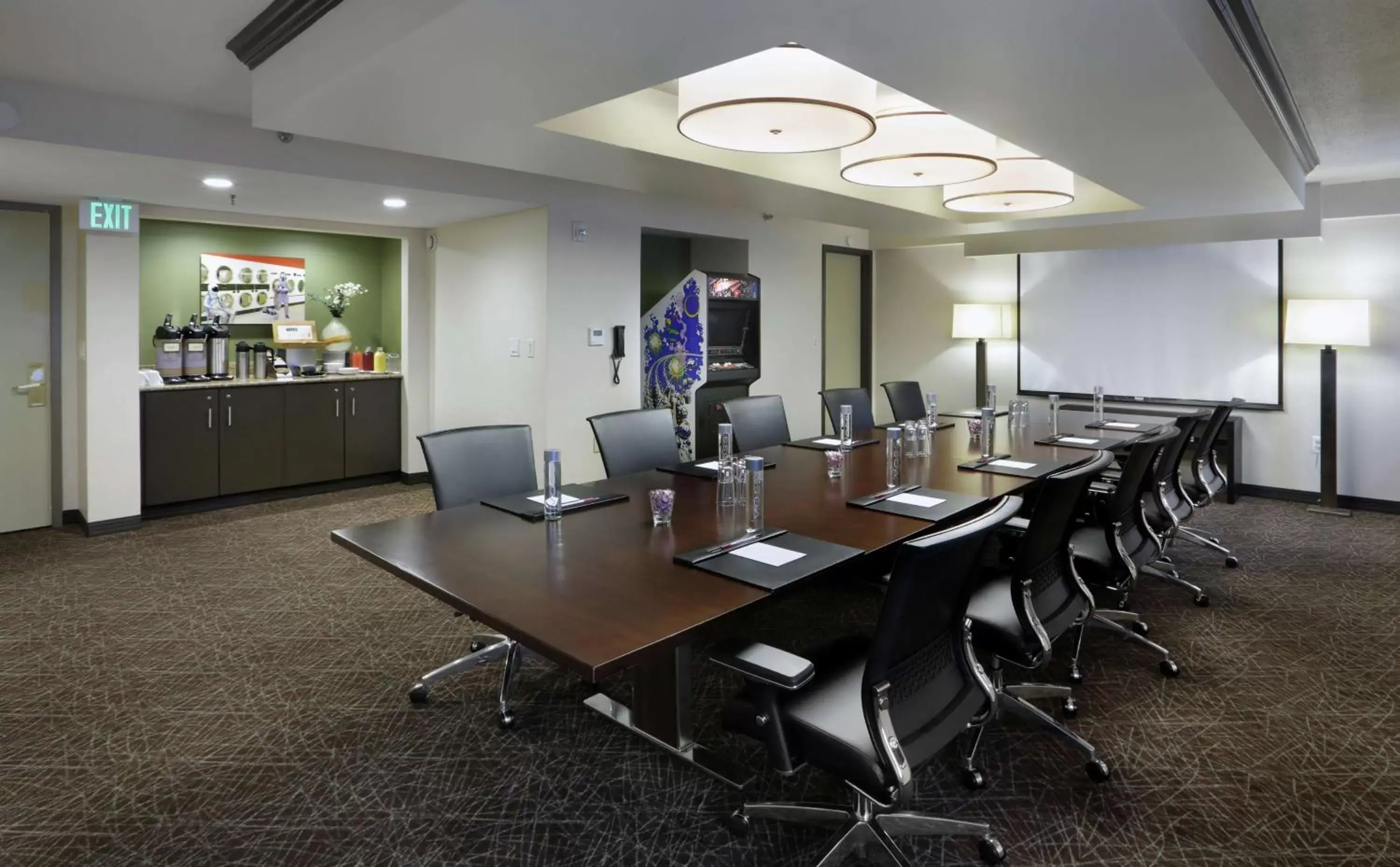 Meeting/conference room in The Verve Boston Natick, Tapestry Collection by Hilton