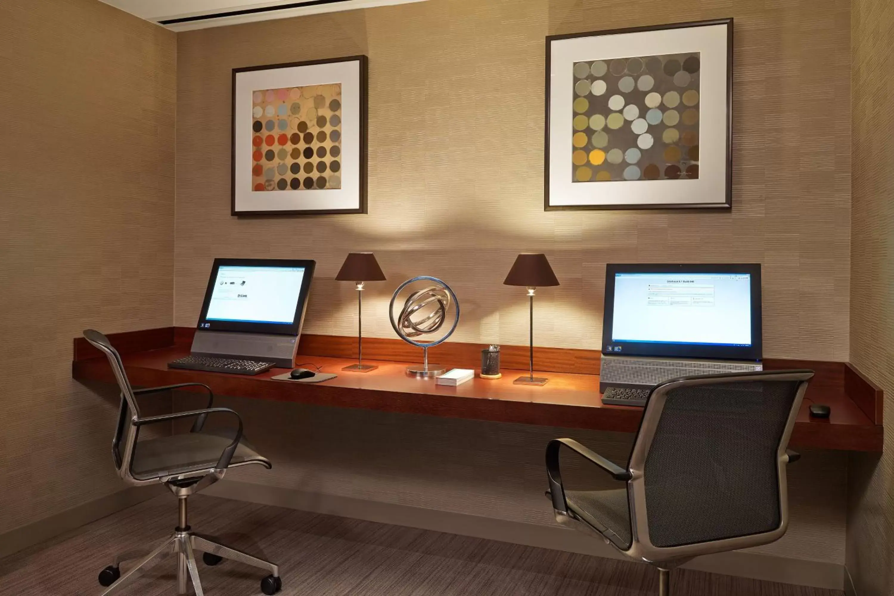 Business facilities, Business Area/Conference Room in Le Meridien Arlington