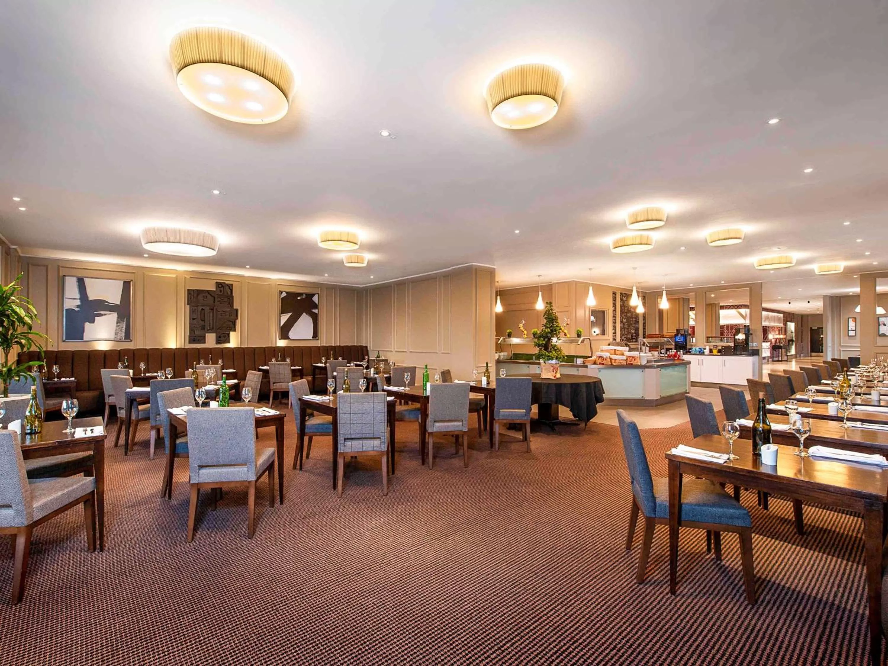 Restaurant/places to eat in Mercure Telford Centre Hotel