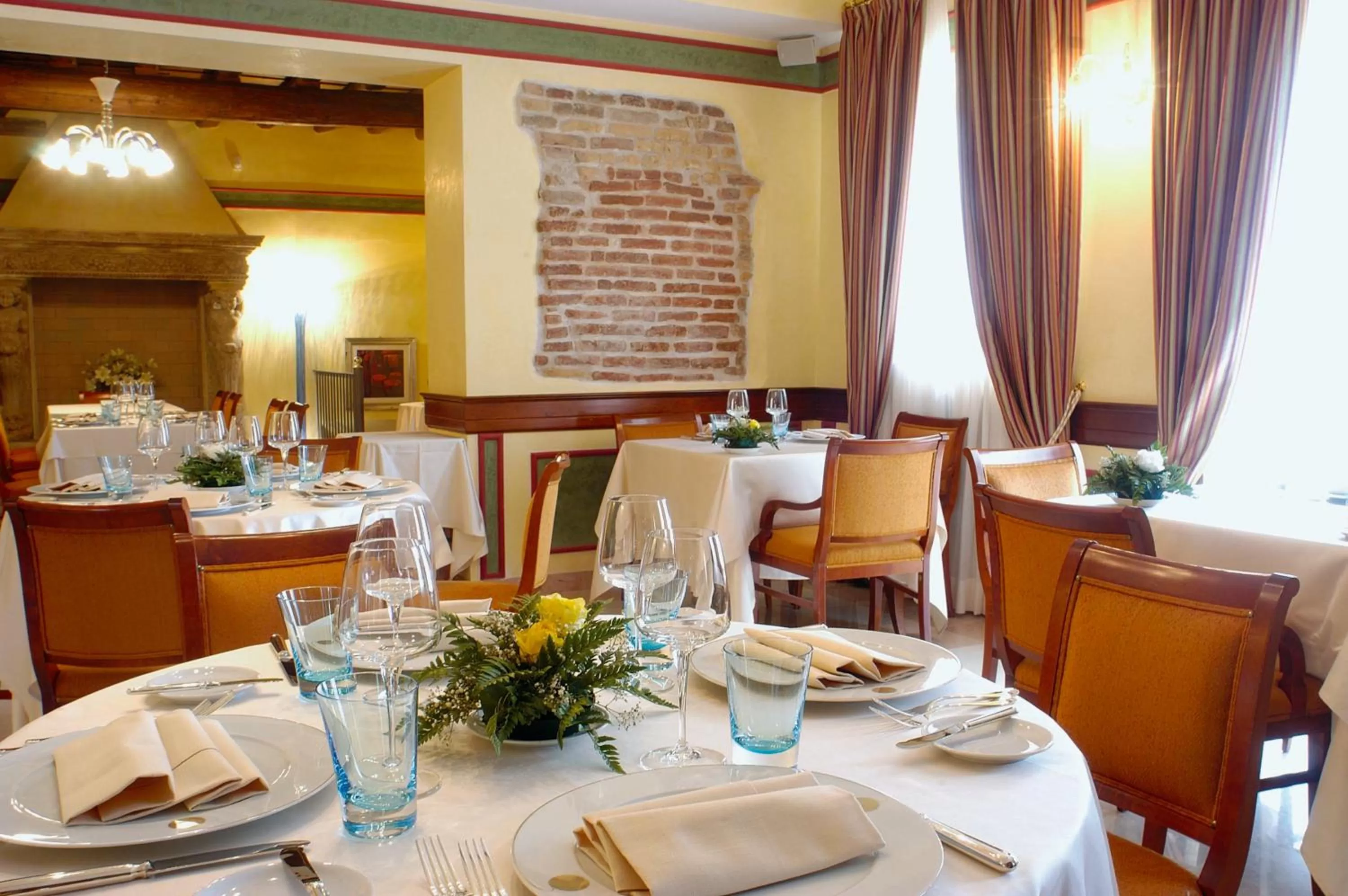 Restaurant/places to eat in Hotel Villa Malaspina