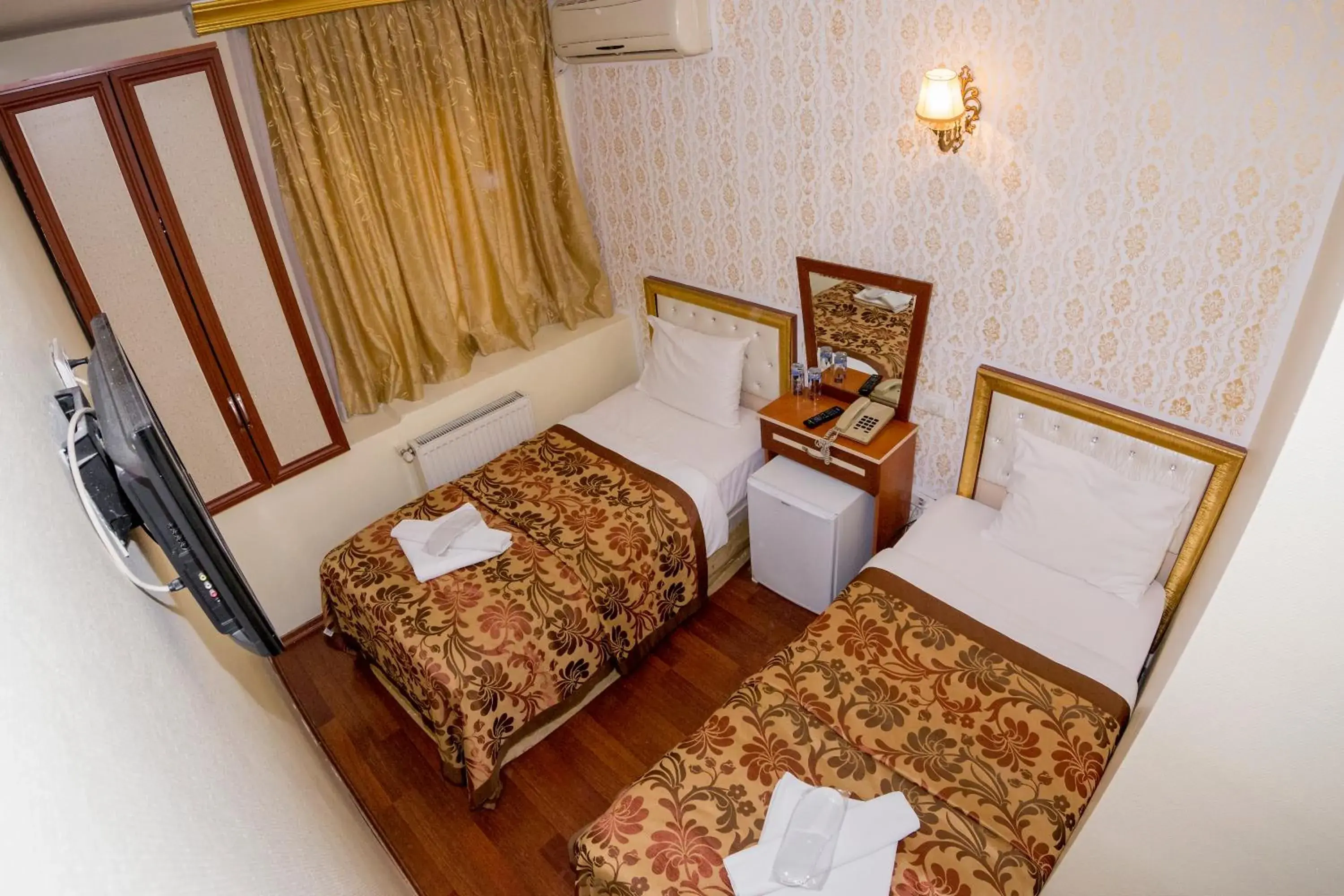 Bed in Meddusa Hotel Istanbul