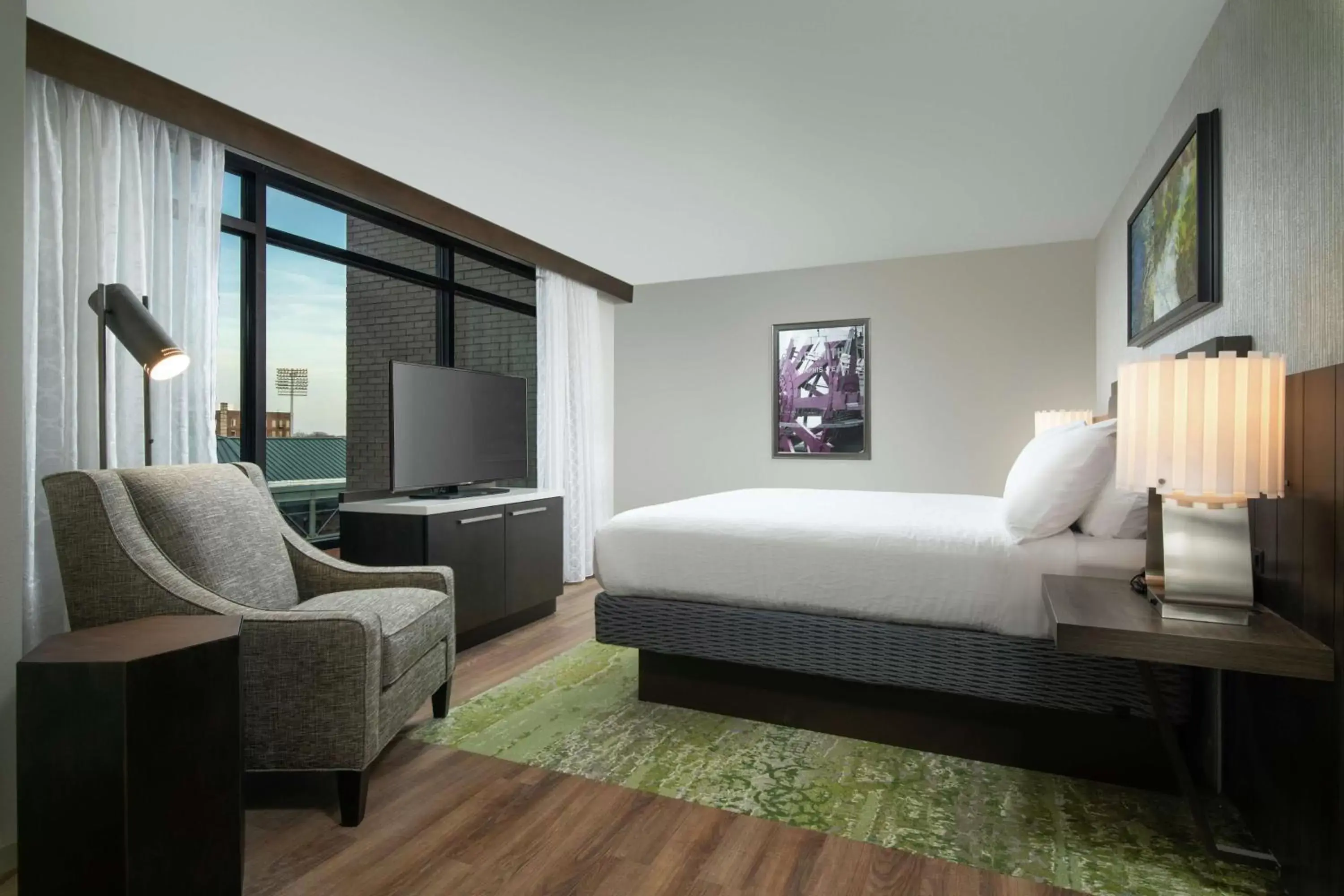 Bedroom, Seating Area in Hilton Garden Inn Memphis Downtown Beale Street