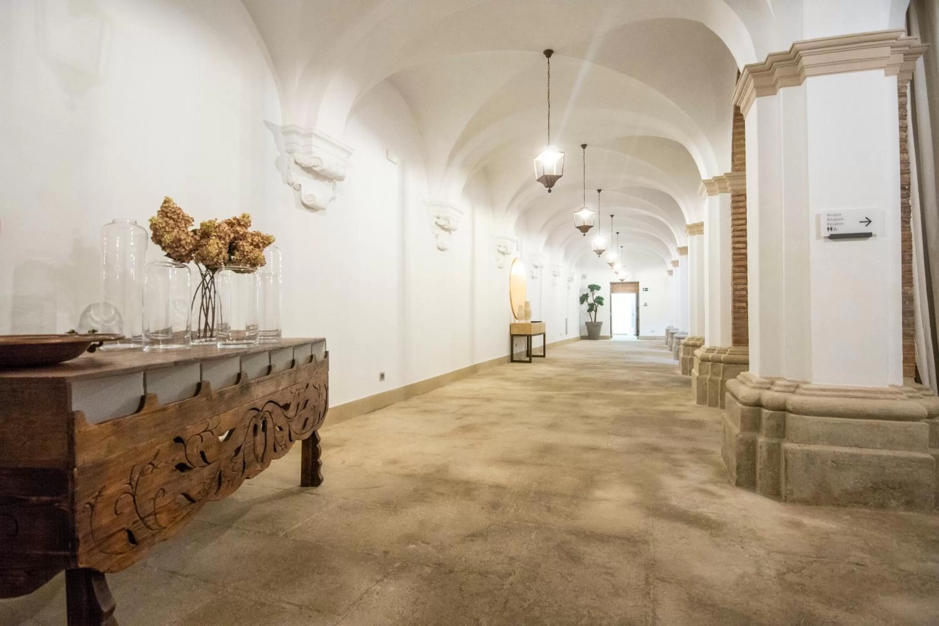 Lobby or reception in Parador de Lleida