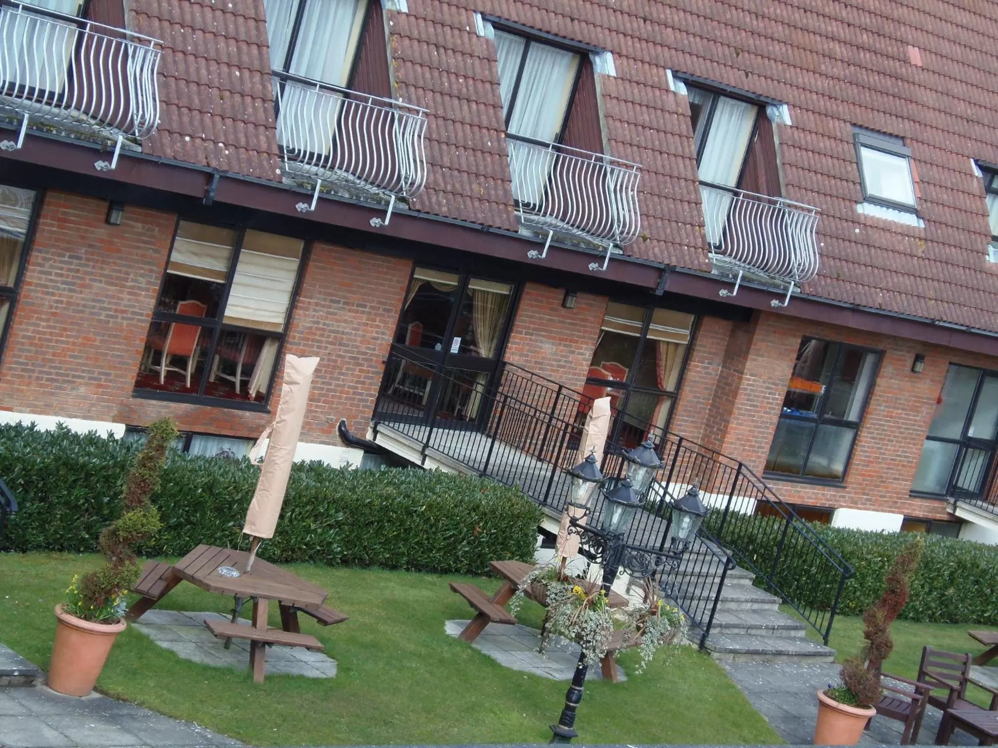 Facade/entrance in Lakeside International Hotel