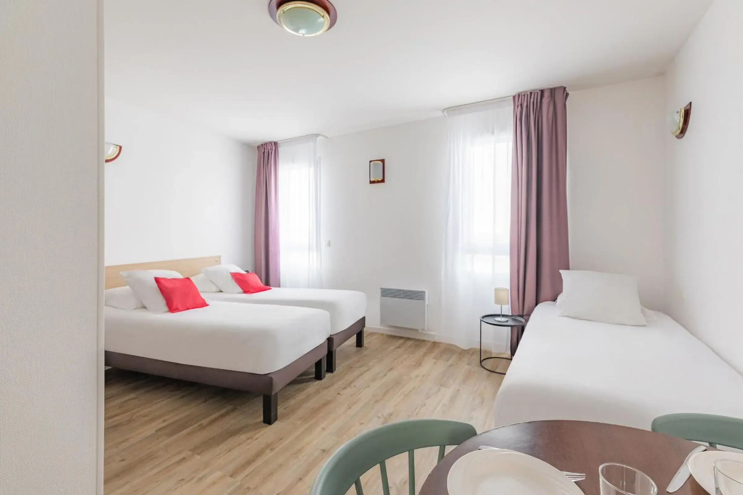 Bed in Appart'City Confort Brest Bed in Appart'City Confort Brest