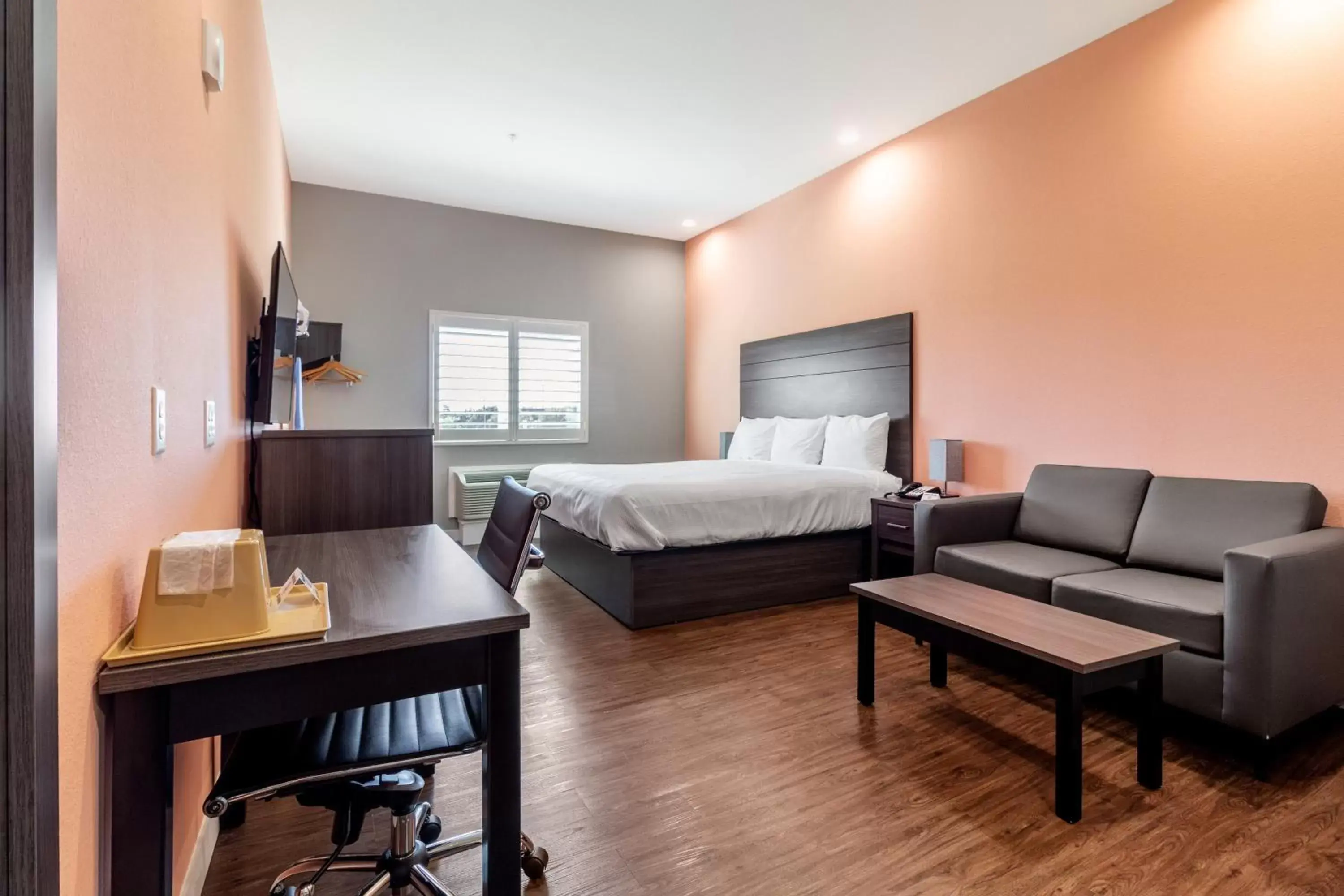 Bed in Scottish Inns & Suites Houston, TX Bed in Scottish Inns & Suites Houston, TX