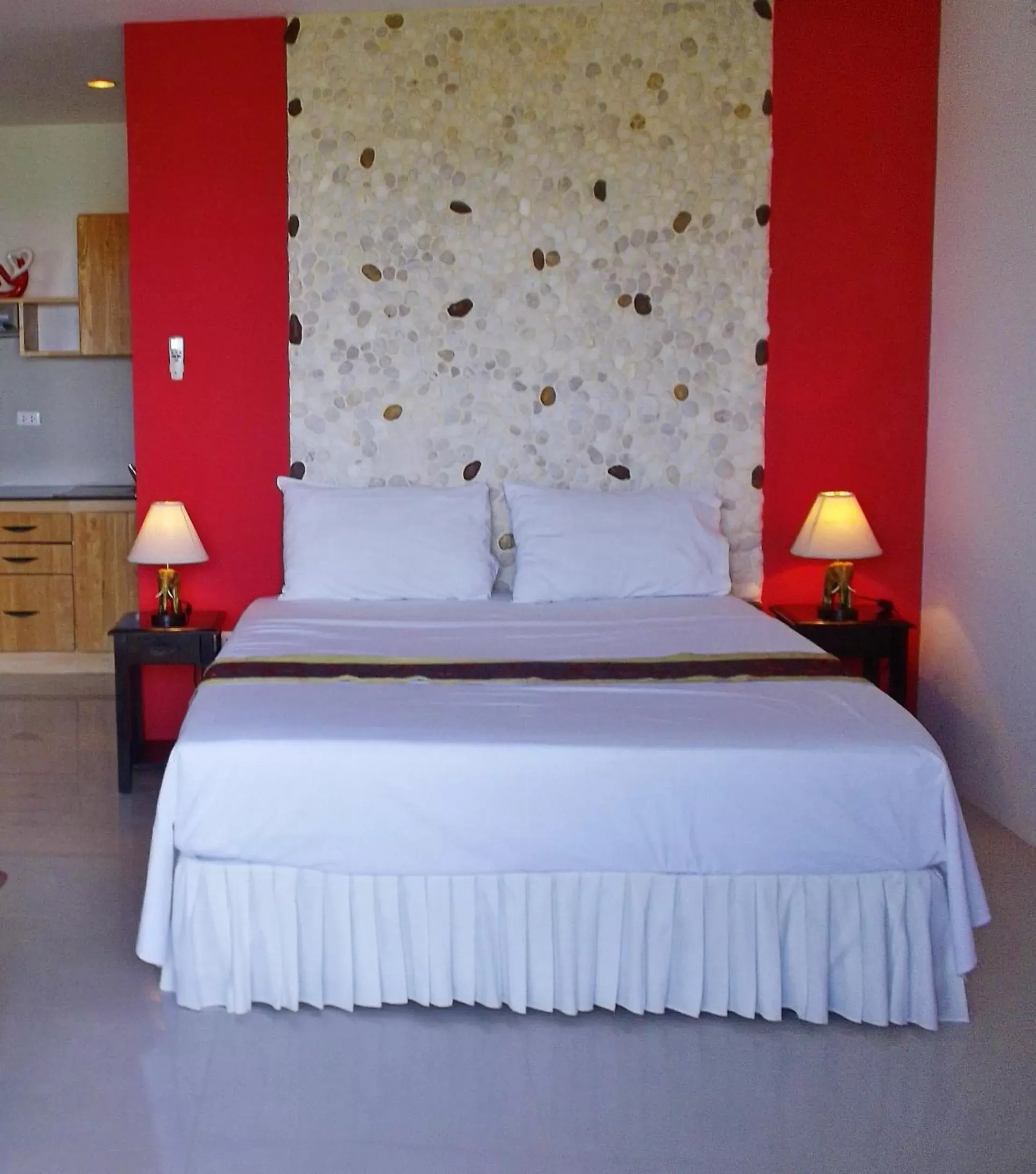 Bedroom, Bed in Mountain Seaview Luxury Apartments