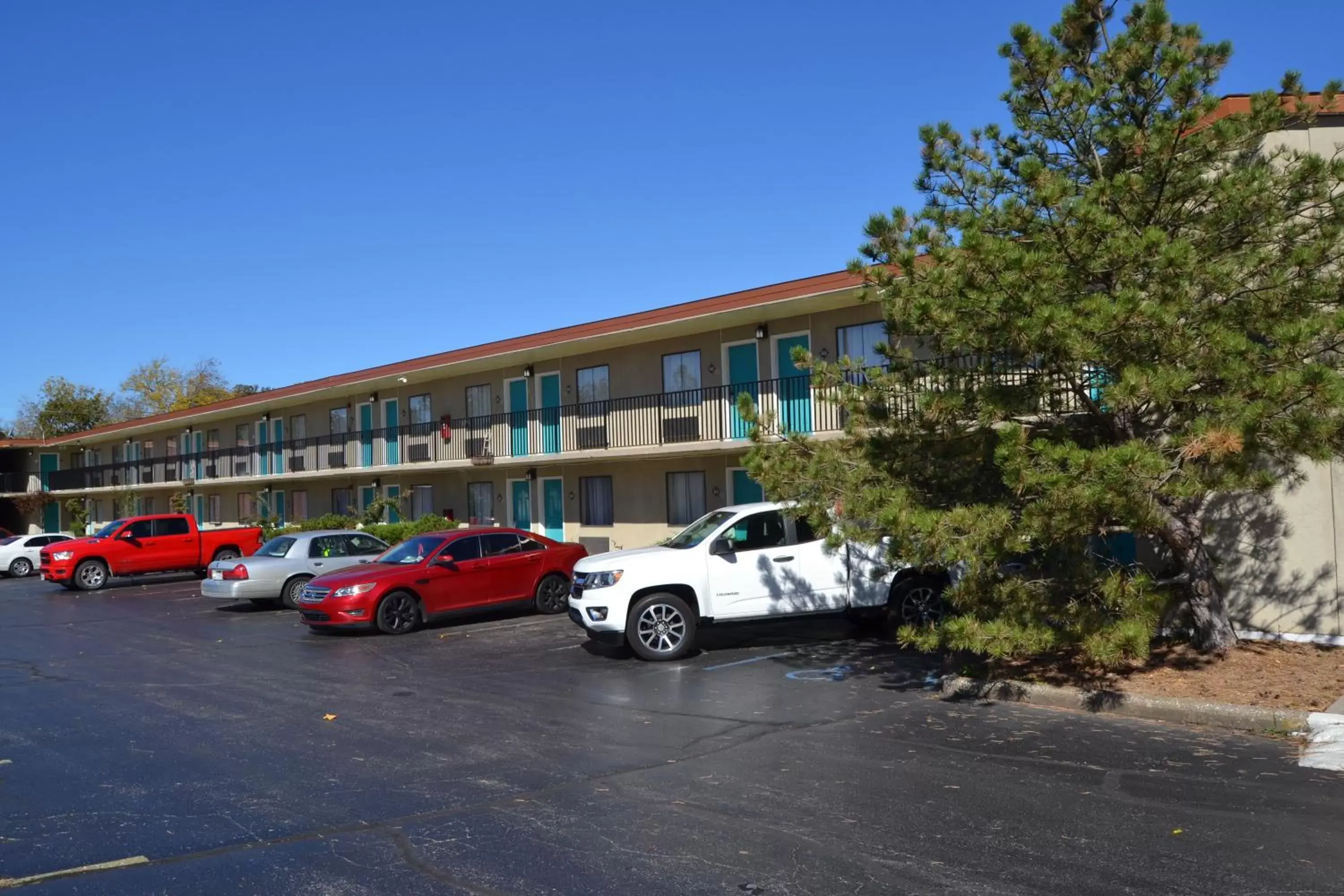 Property Building in Cascades Inn