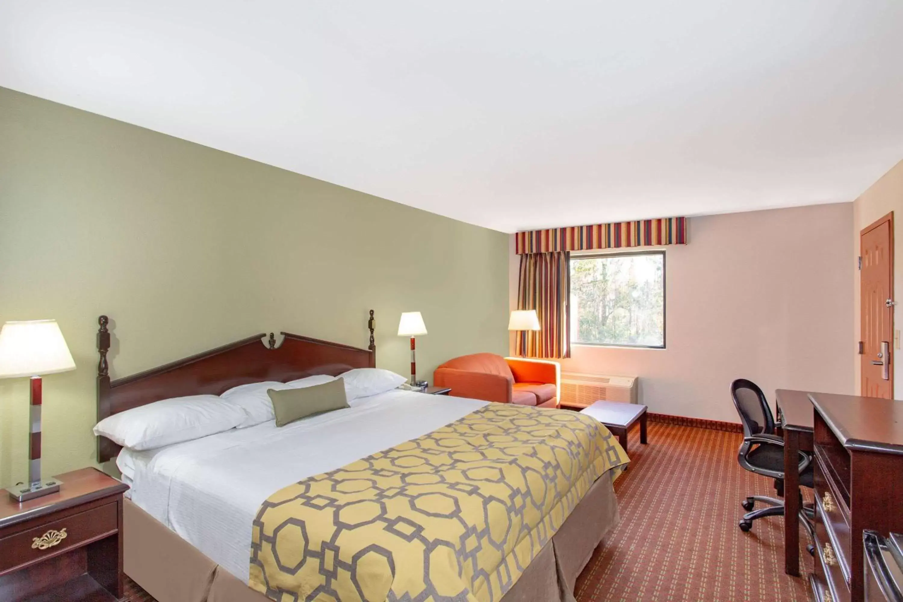 King Room - Disability Access/Non-Smoking in Baymont by Wyndham Midway Tallahassee
