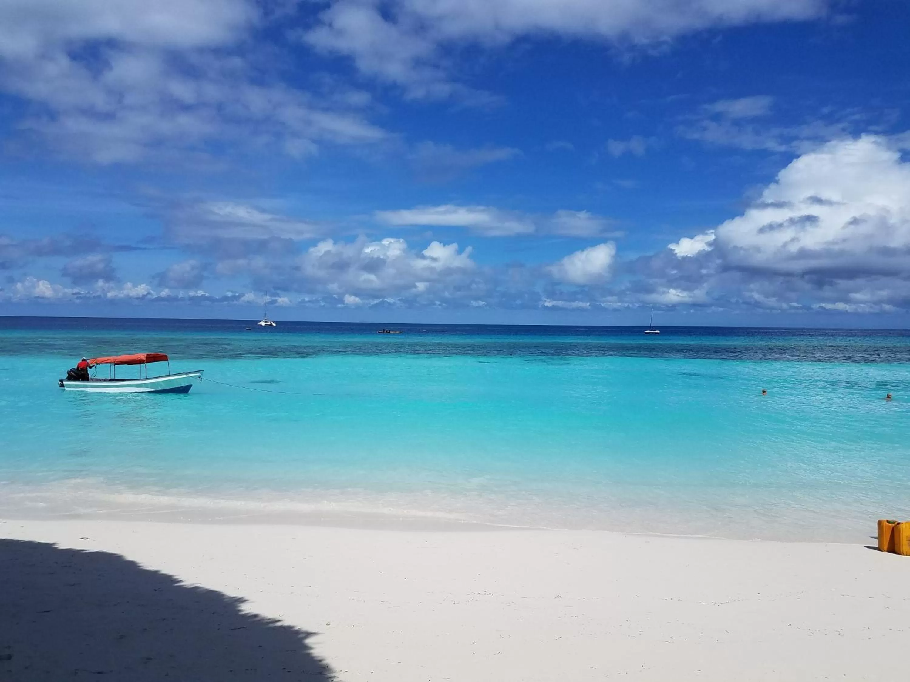 Baraka Aquarium Bungalows
