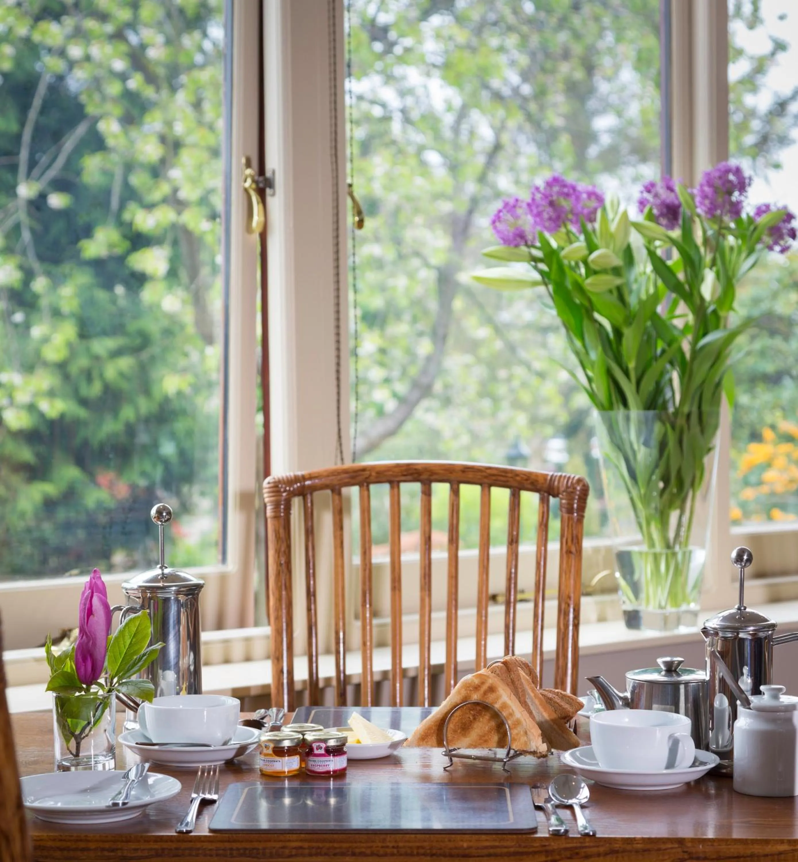 Restaurant/places to eat in Best Western Sysonby Knoll Hotel