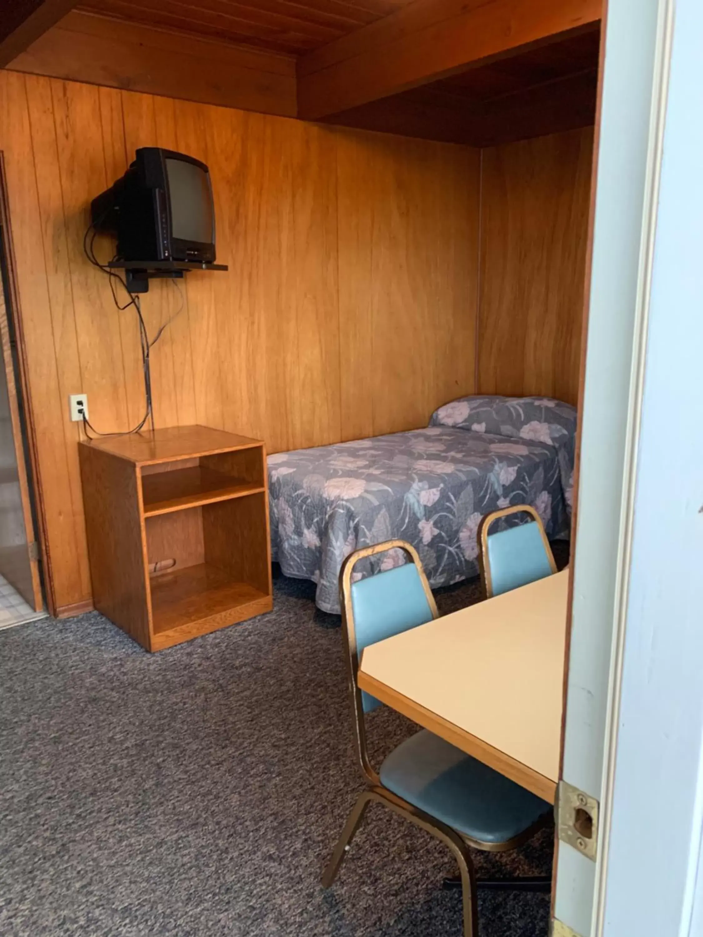 Curley's Resort & Dive Center Curley's Resort & Dive Center