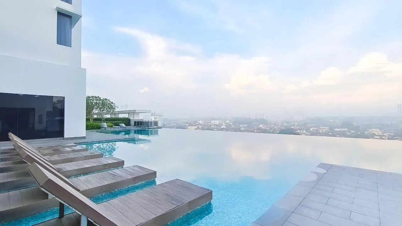 Swimming Pool in 1 Tebrau Suites by Subhome