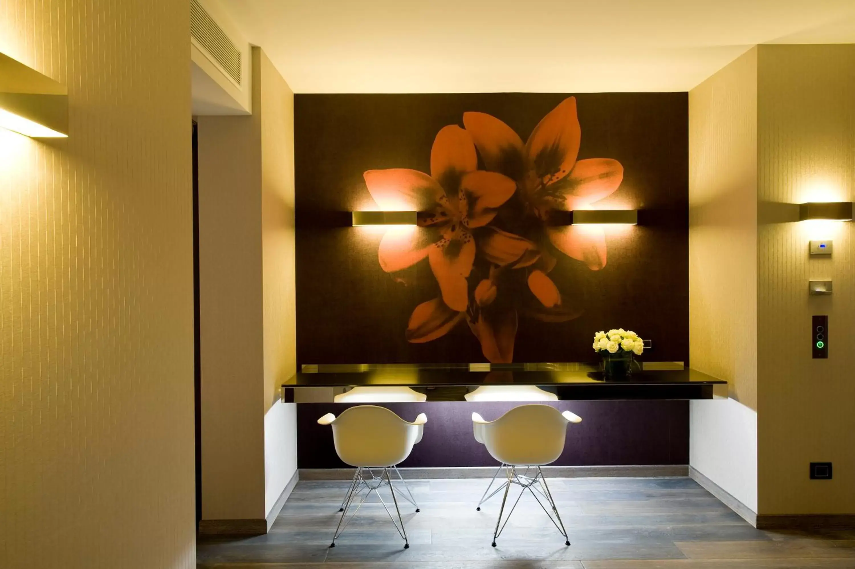 Decorative detail, Dining Area in Viola Mhotel