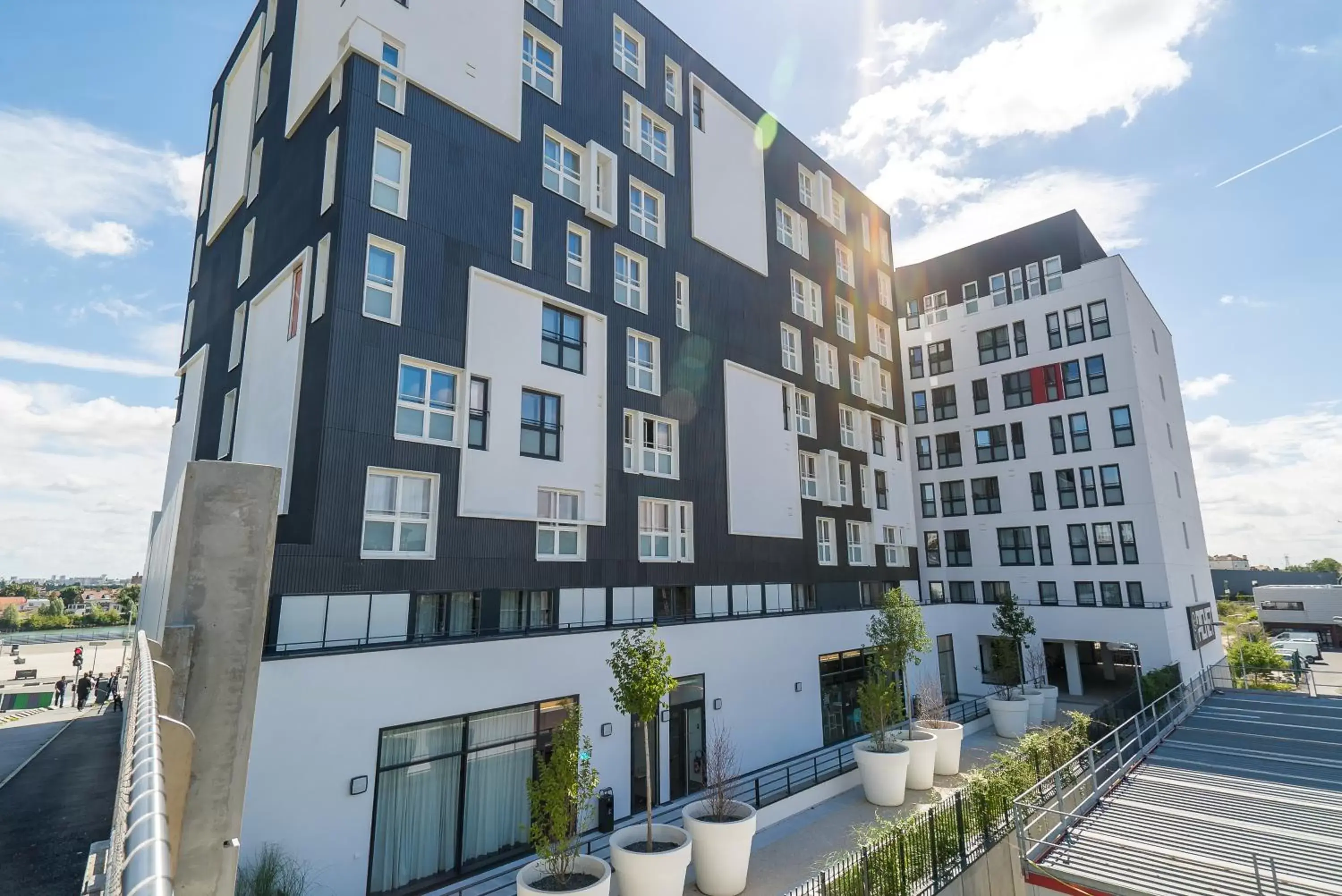 Property building in All Suites Appart Hôtel - Choisy-le-Roi Property building in All Suites Appart Hôtel - Choisy-le-Roi