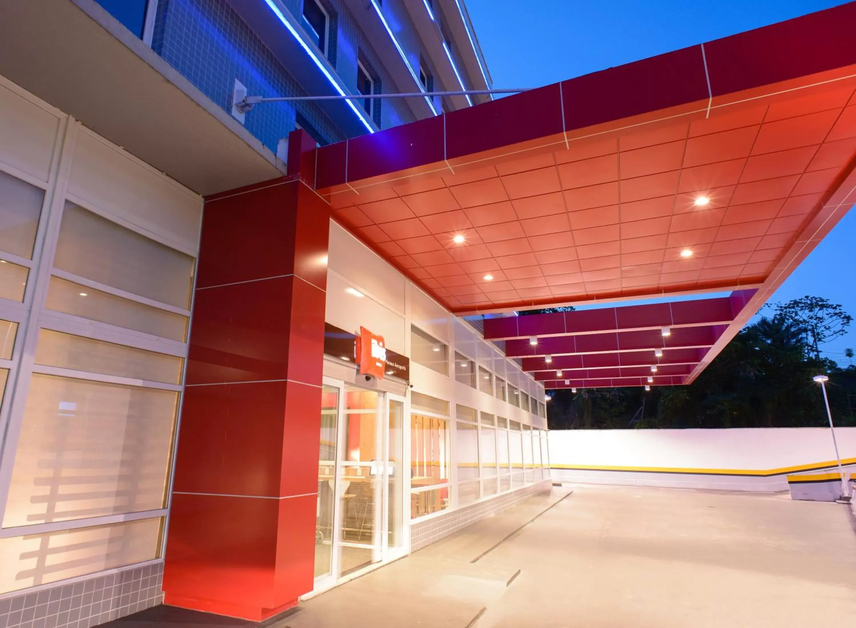 Facade/entrance in ibis Manaus Aeroporto