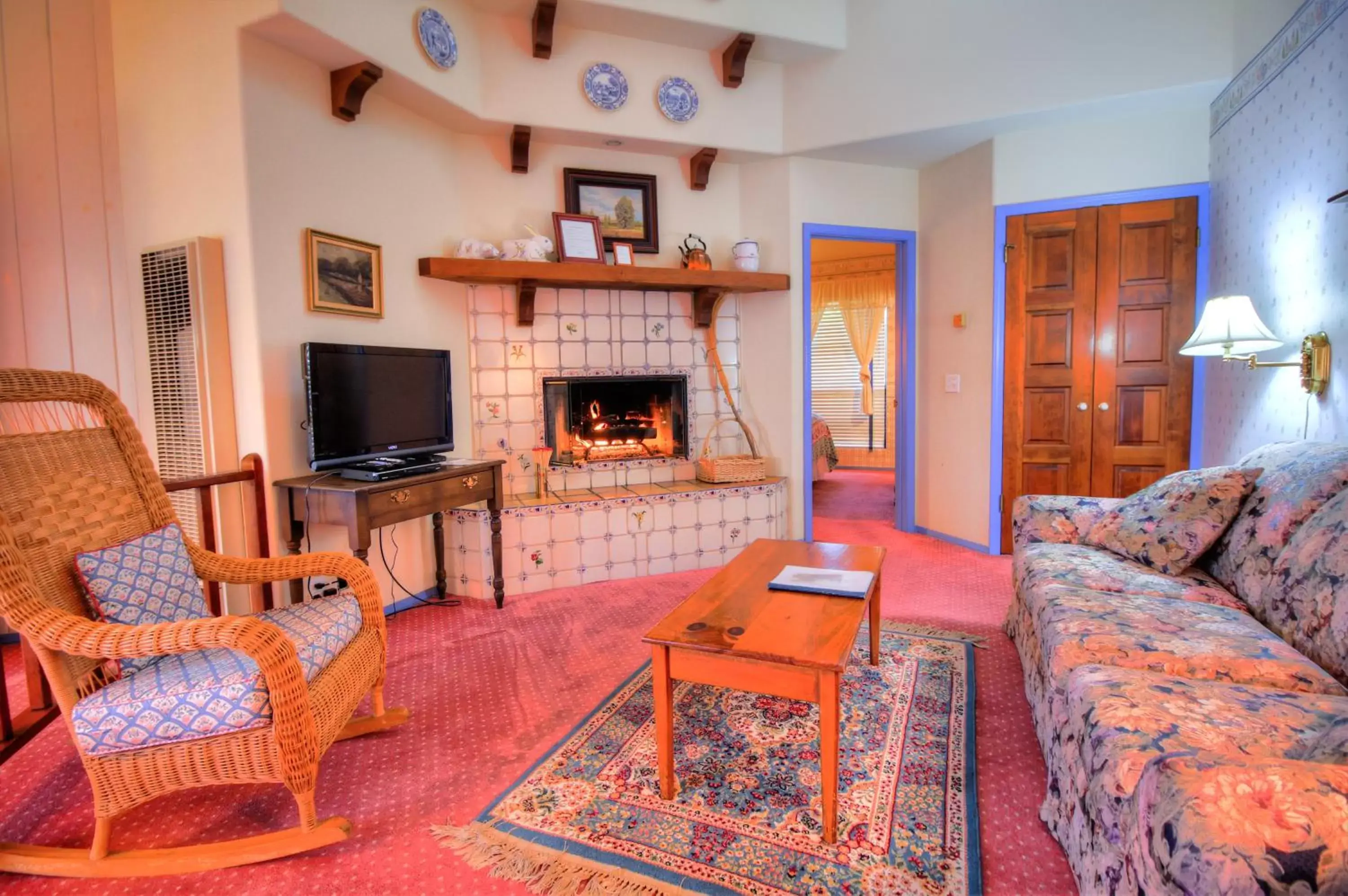 Living room, Seating Area in Baywood Inn Bed & Breakfast