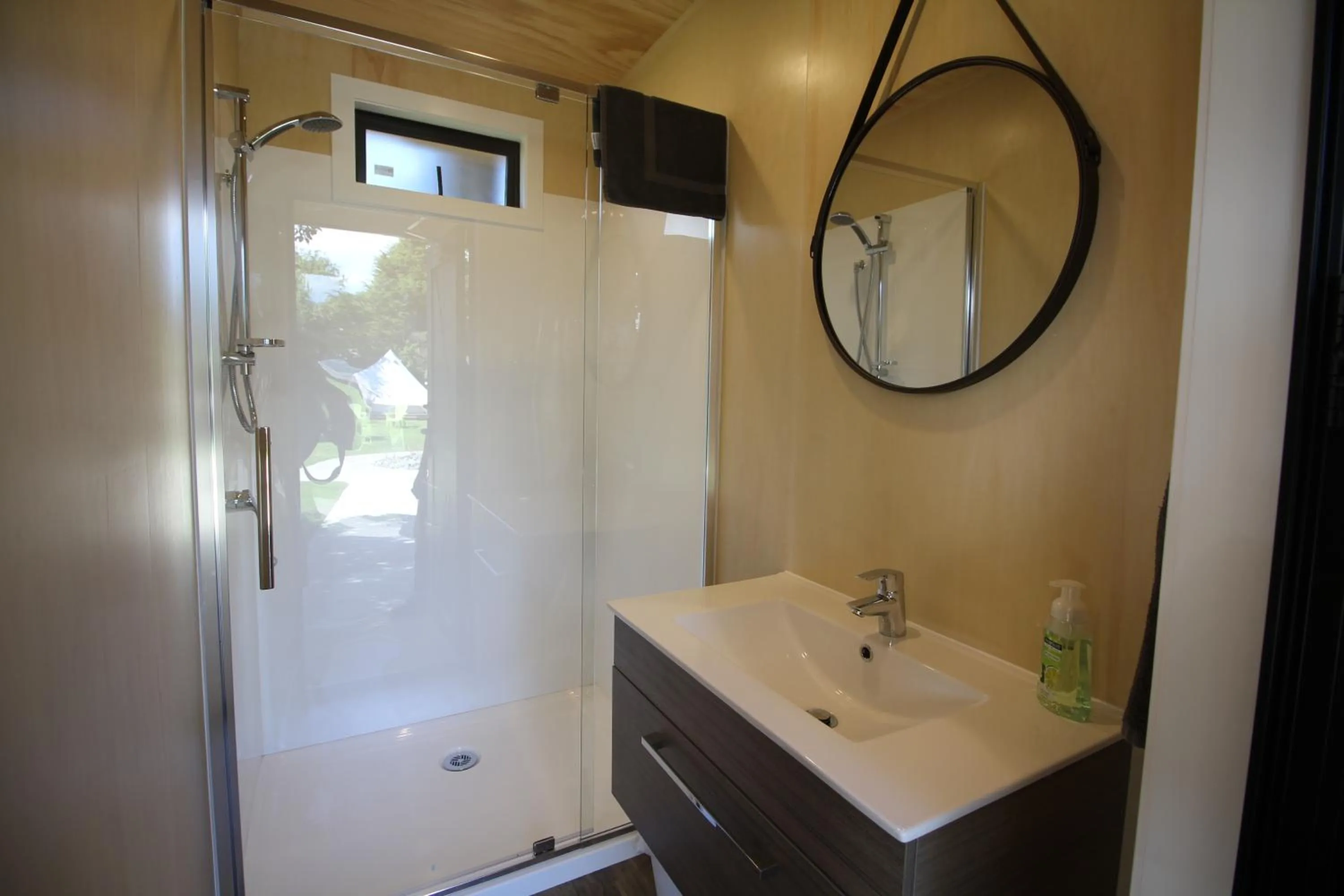 Te Anau Lakefront Backpackers