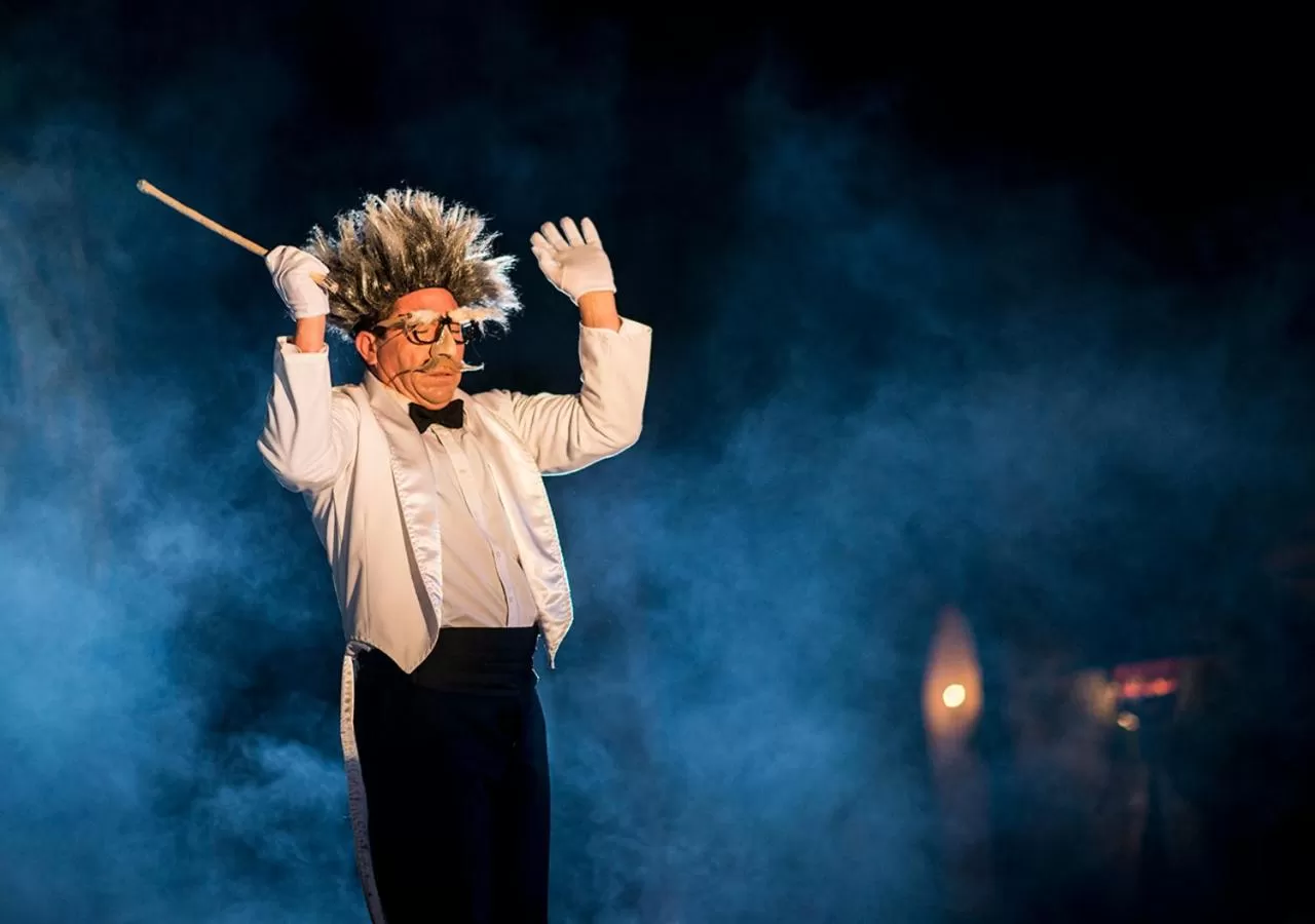 Evening entertainment in Villa del Palmar at the Islands of Loreto