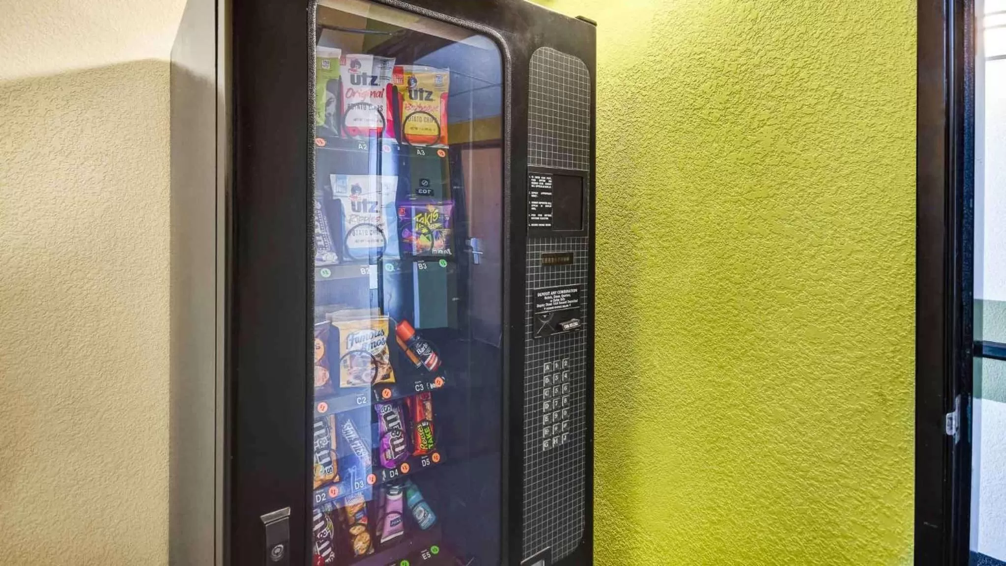 Property building in Lakeside Inn Lake Havasu City