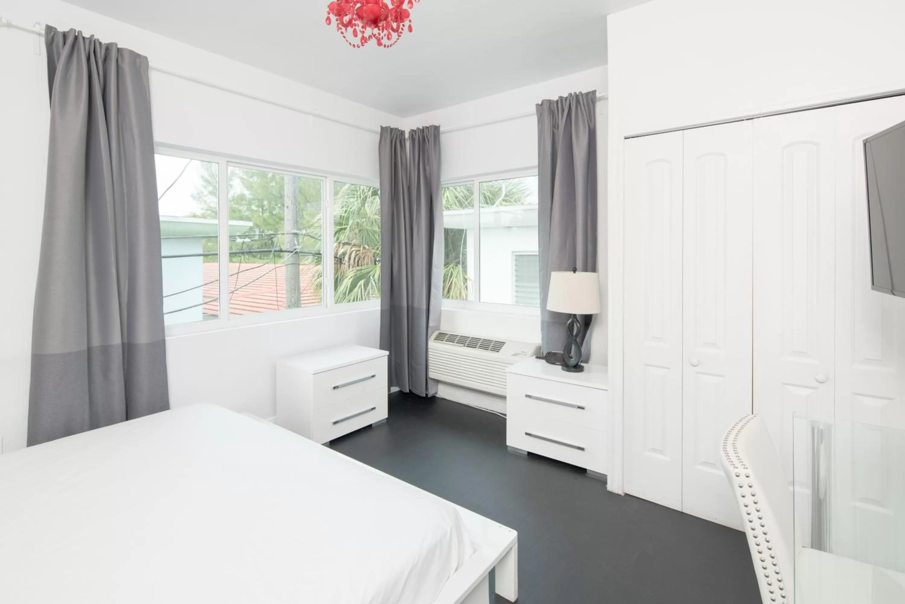 Bedroom, Bed in The Donovan at Miami Beach