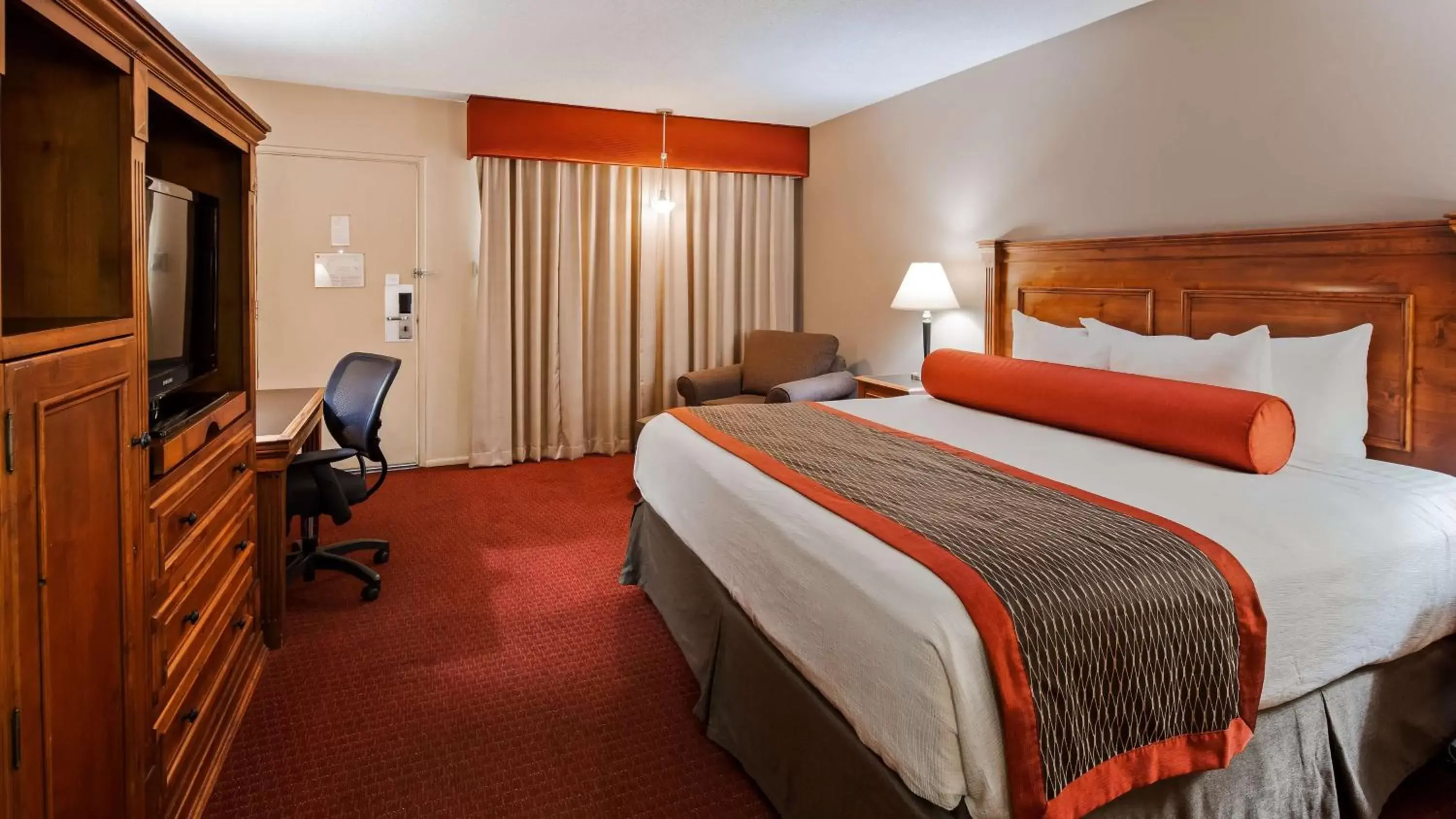 Photo of the whole room in Best Western Plus King's Inn and Suites