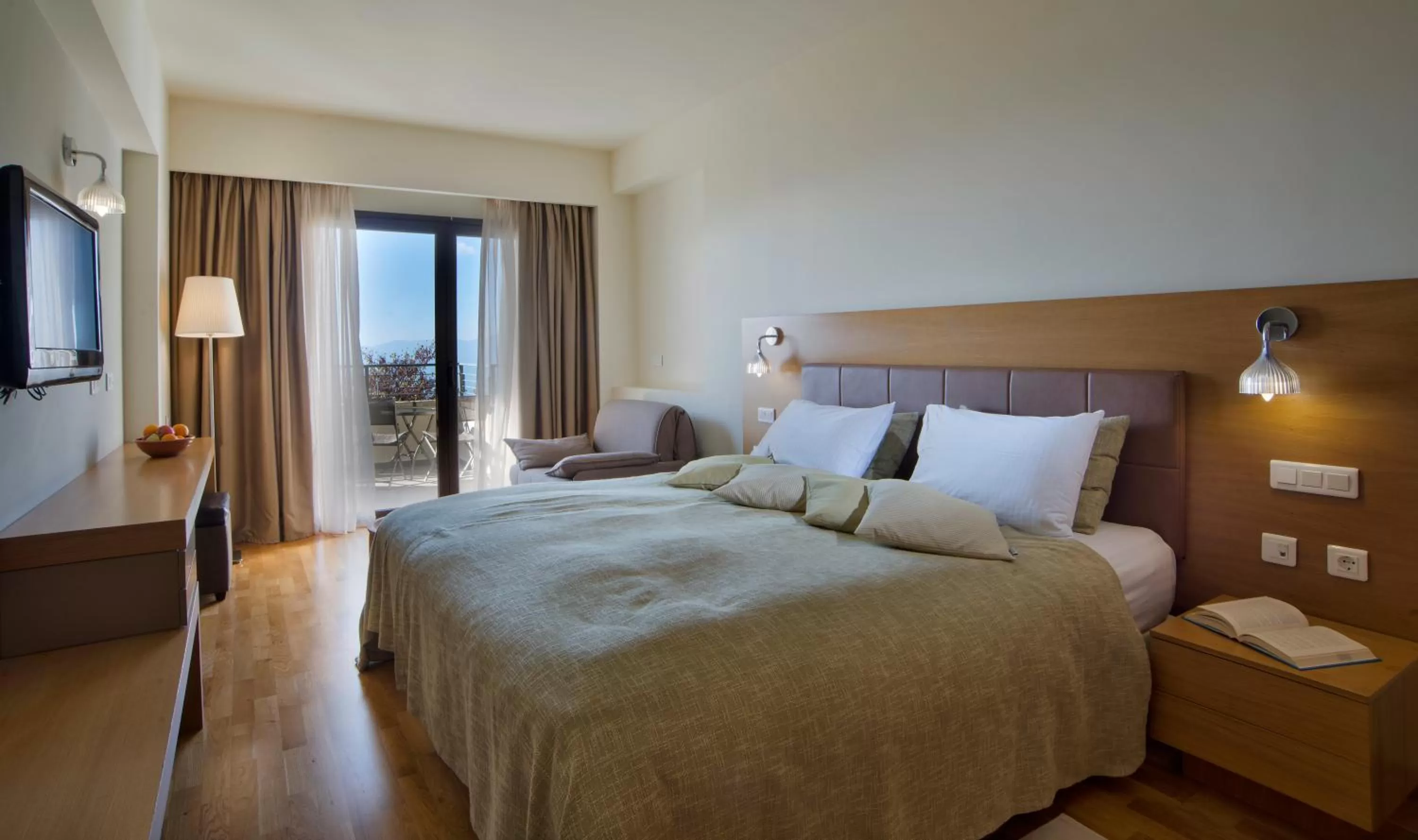 Photo of the whole room, Bed in Anemolia Mountain Resort
