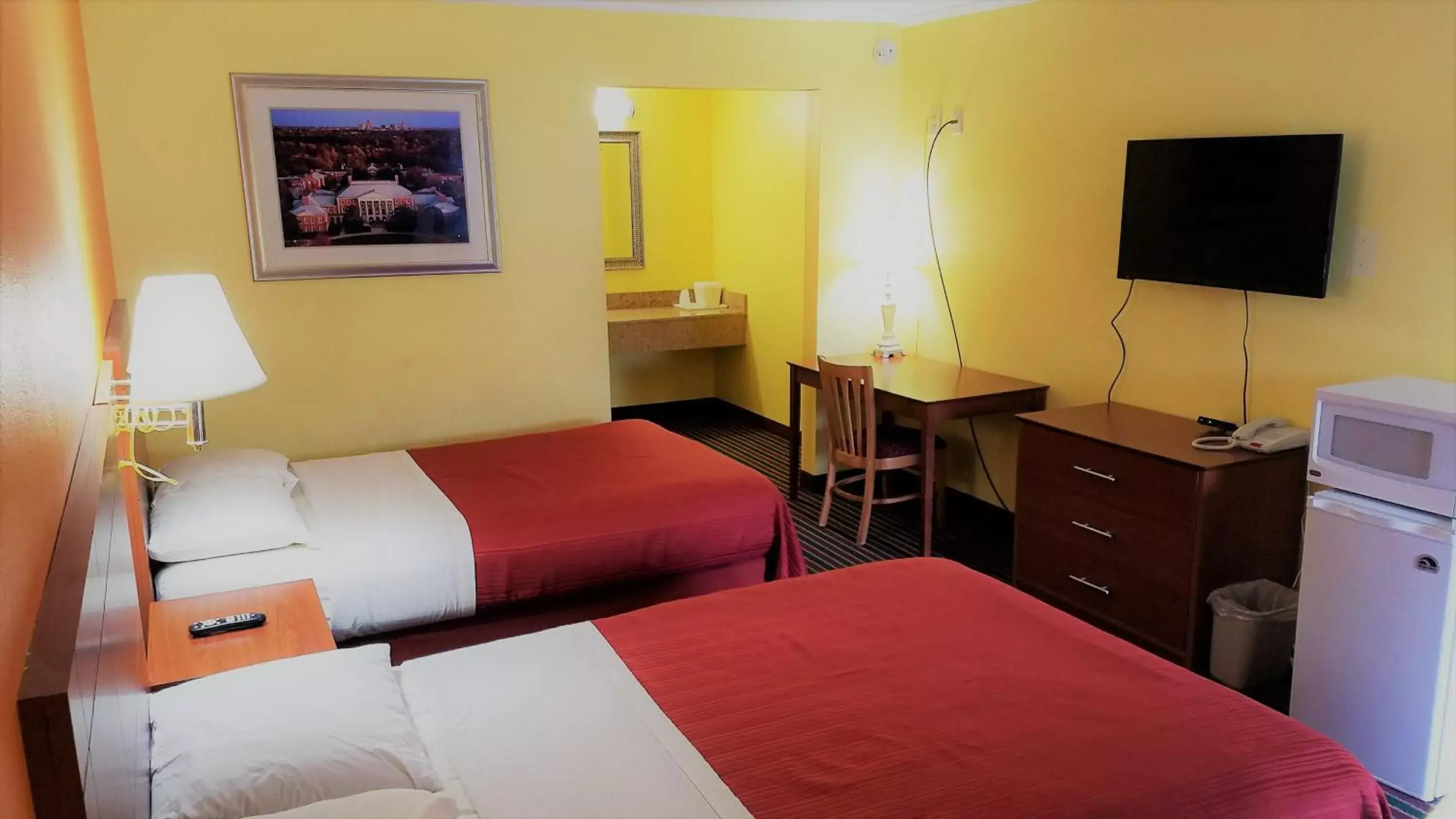 Bed in Roadway Inn Troy Bed in Roadway Inn Troy