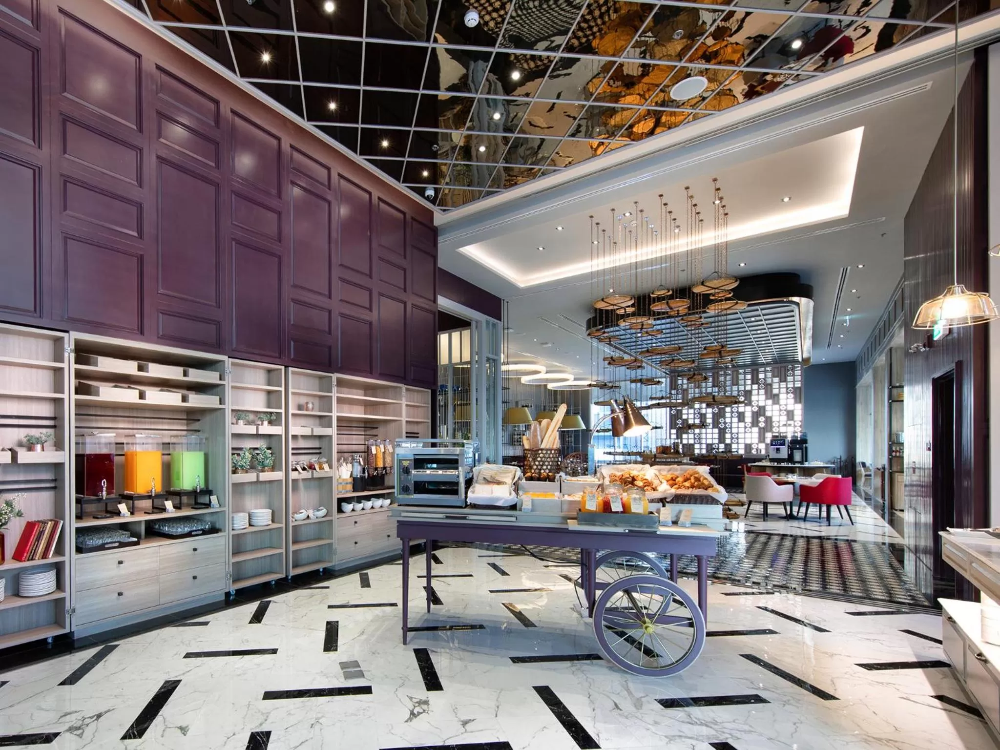 Restaurant/places to eat in Mercure Bangkok Sukhumvit 24