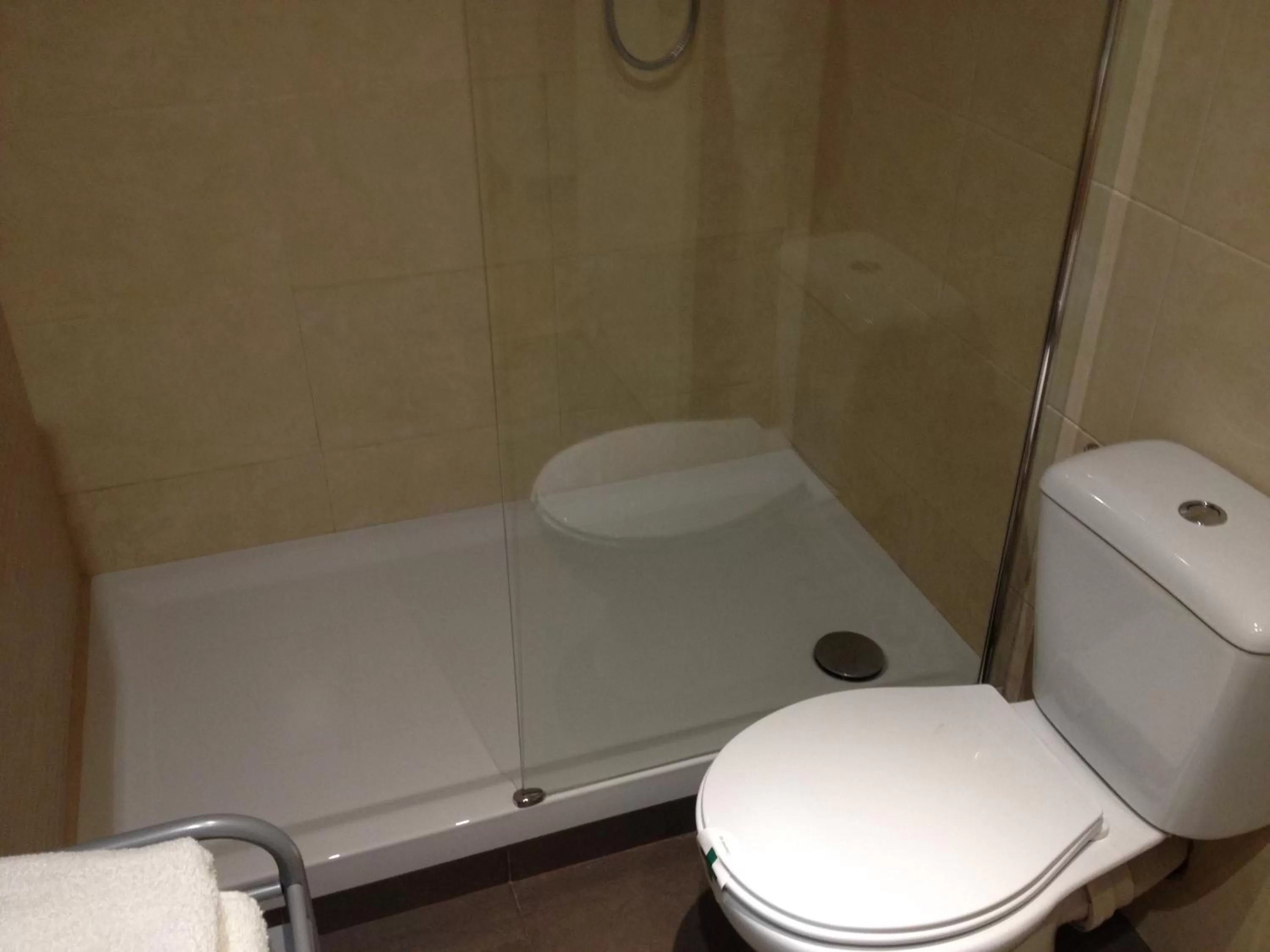 Shower in MD Modern Hotel - Jardines