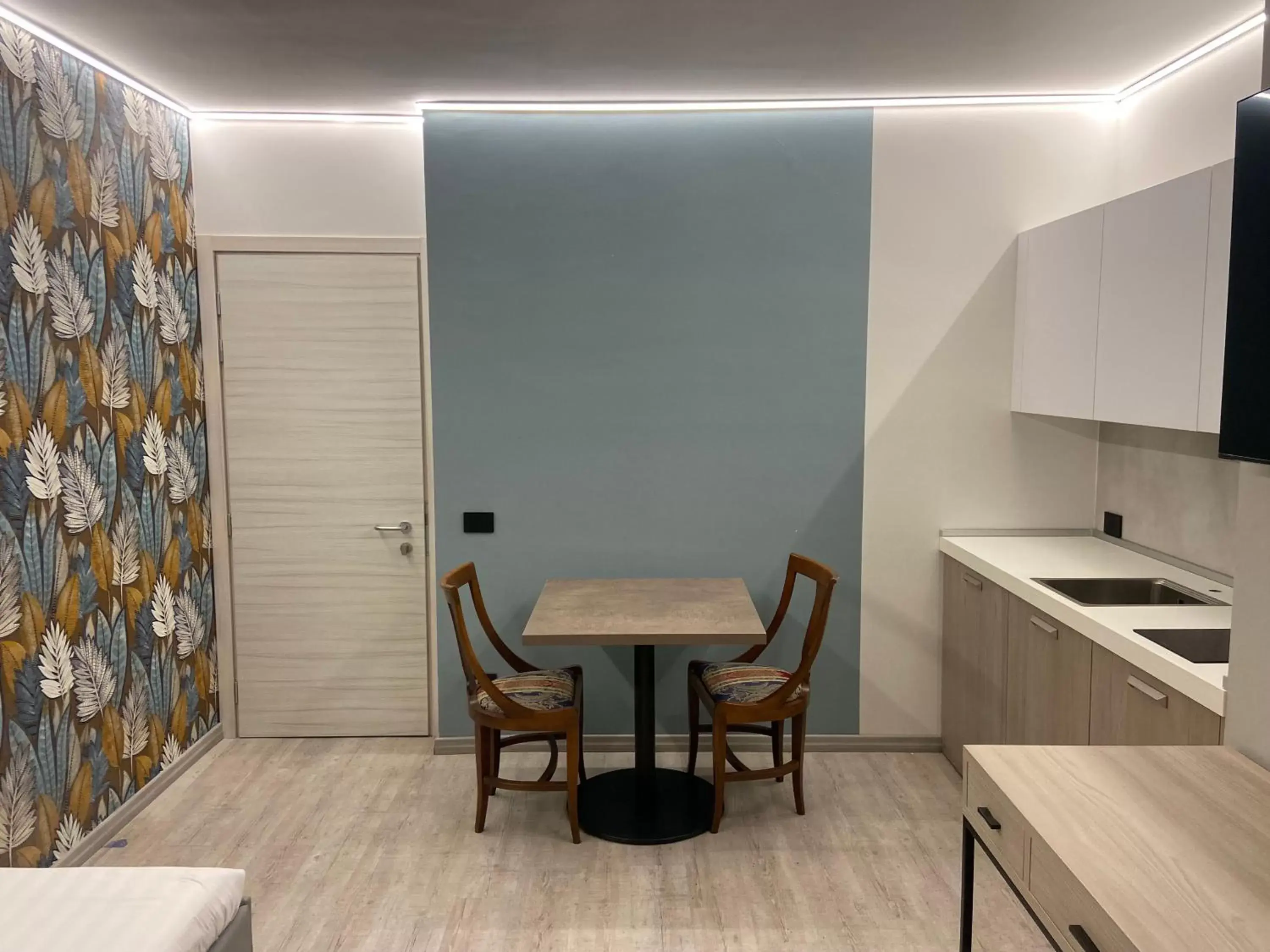 Kitchen or kitchenette, Dining Area in Corte Ongaro Hotel