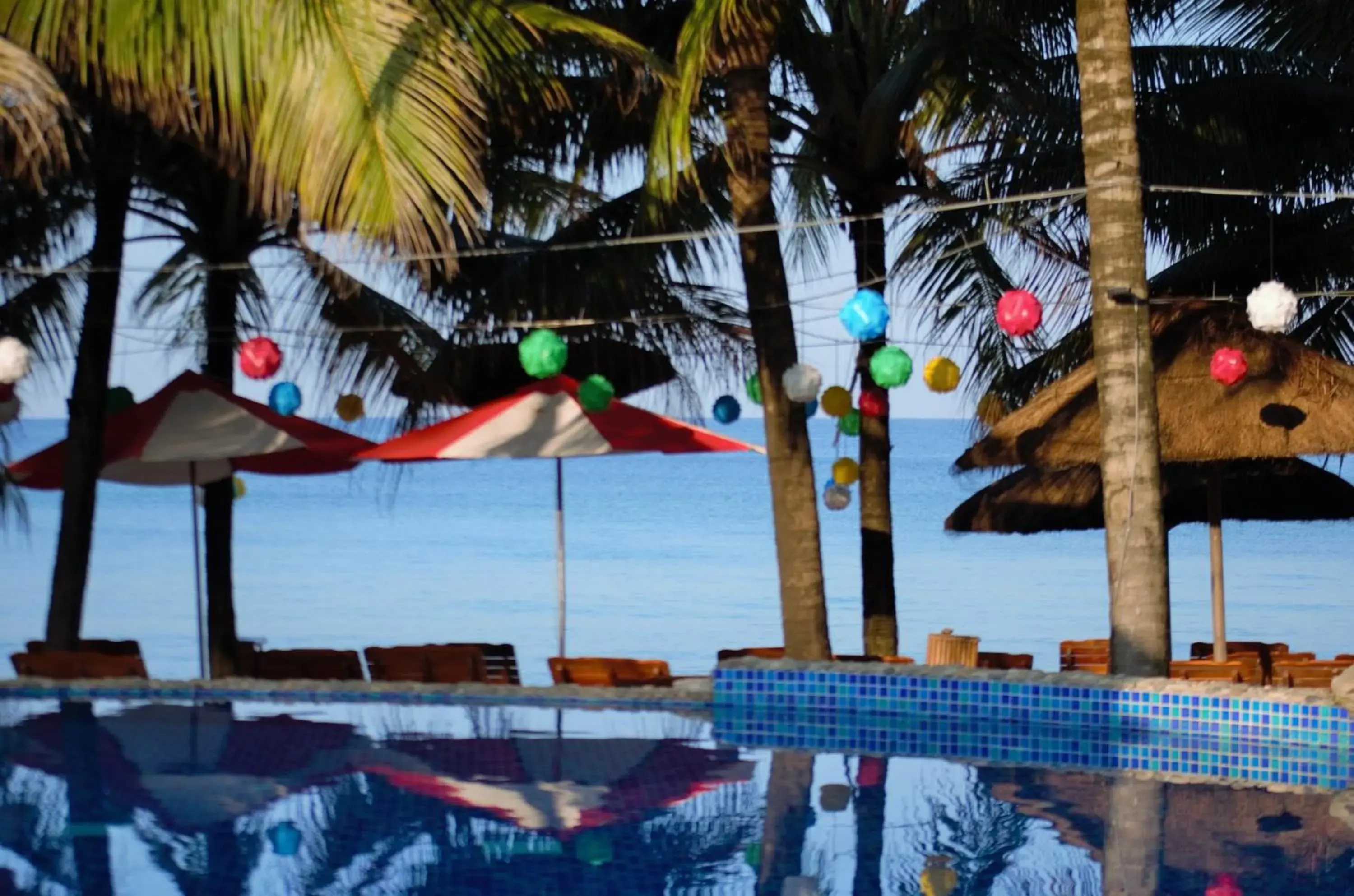 Swimming pool in Coral Bay Resort Swimming pool in Coral Bay Resort
