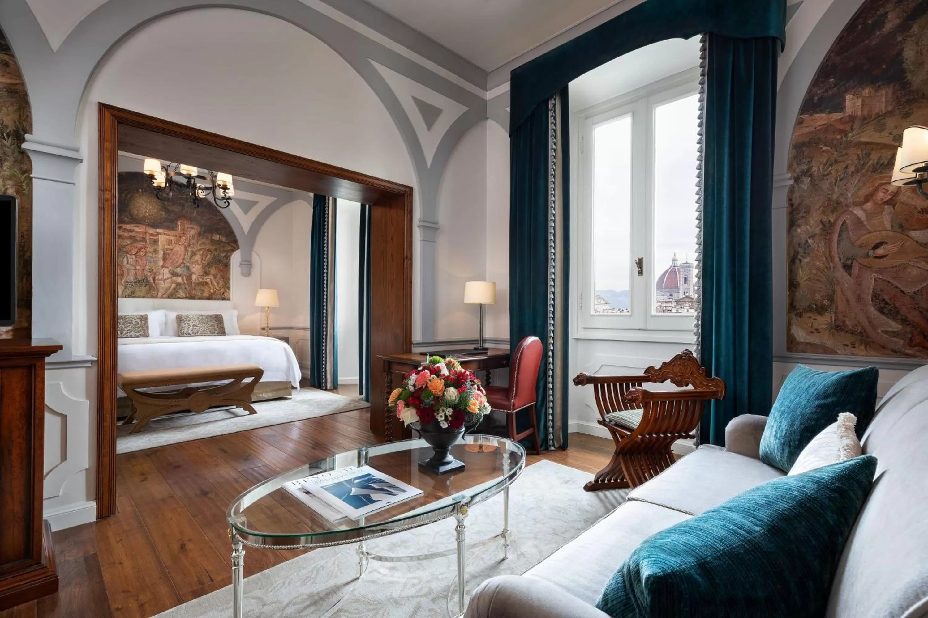 Photo of the whole room, Bed in The St. Regis Florence