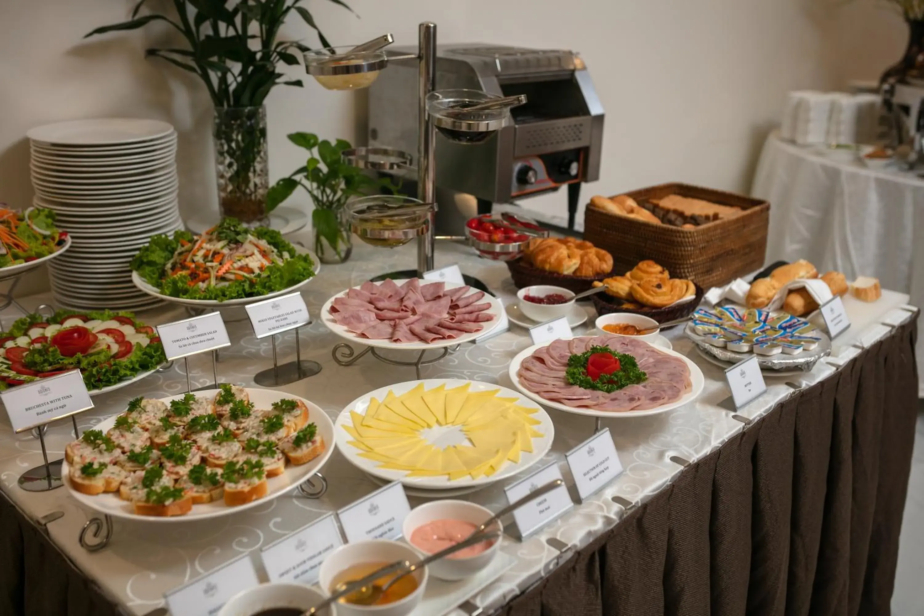 Buffet breakfast, Food in Adonis Hanoi Hotel