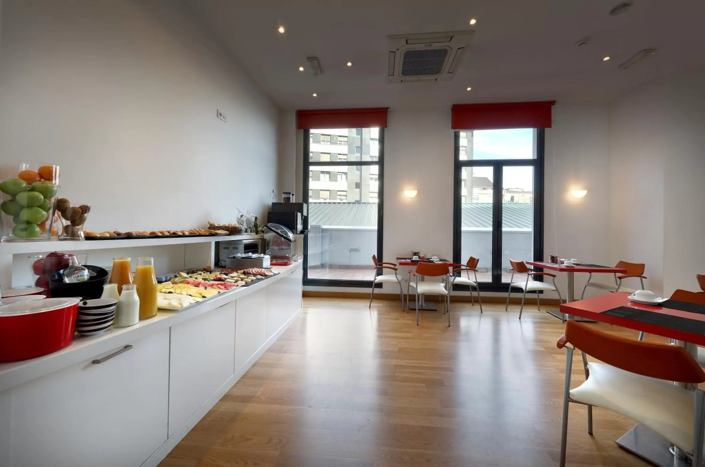 Lounge or bar in Exe Hotel El Magistral Lounge or bar in Exe Hotel El Magistral