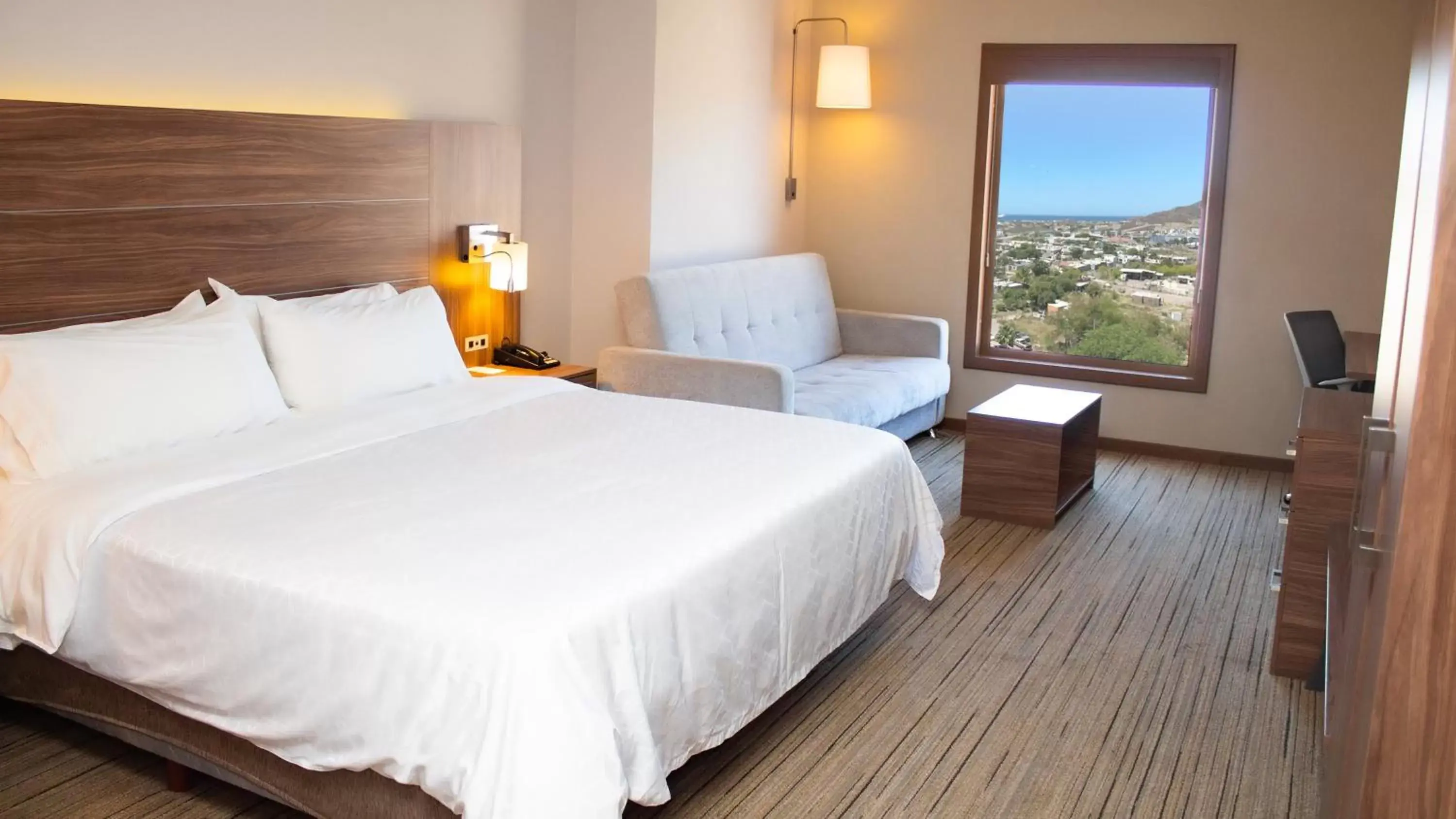 Photo of the whole room, Bed in Holiday Inn Express Guaymas, an IHG Hotel