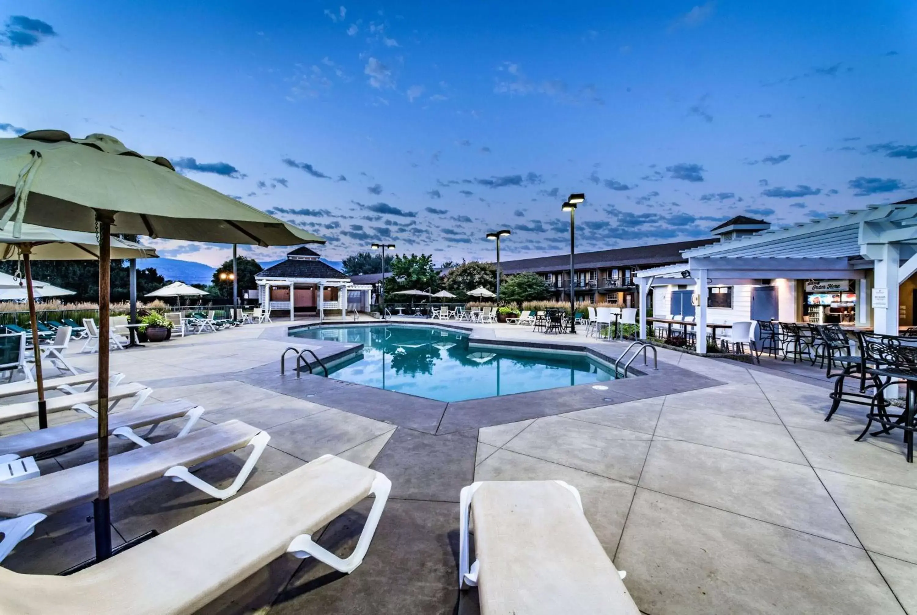 Pool view, Swimming Pool in Ramada by Wyndham Penticton Hotel & Suites