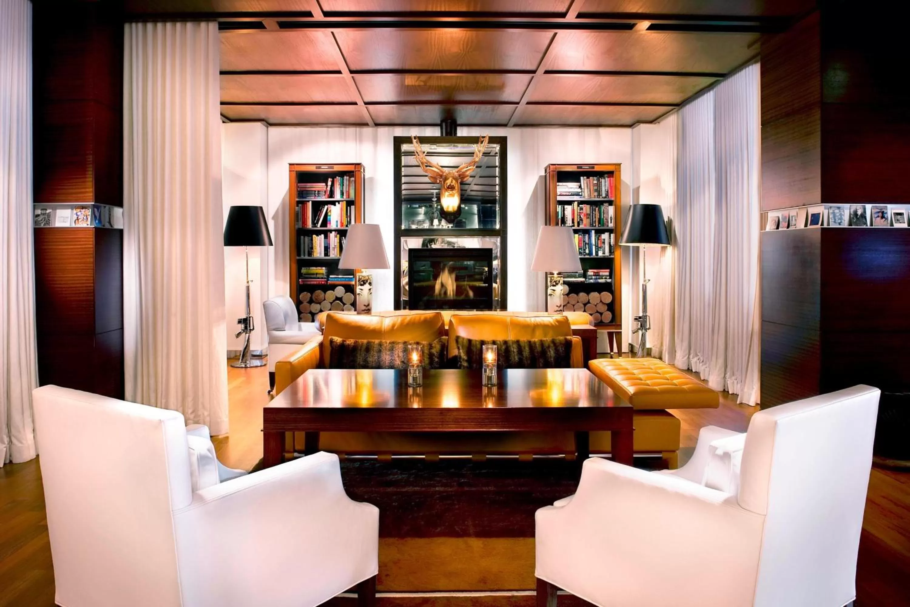 Lobby or reception in SLS Hotel, a Luxury Collection Hotel, Beverly Hills