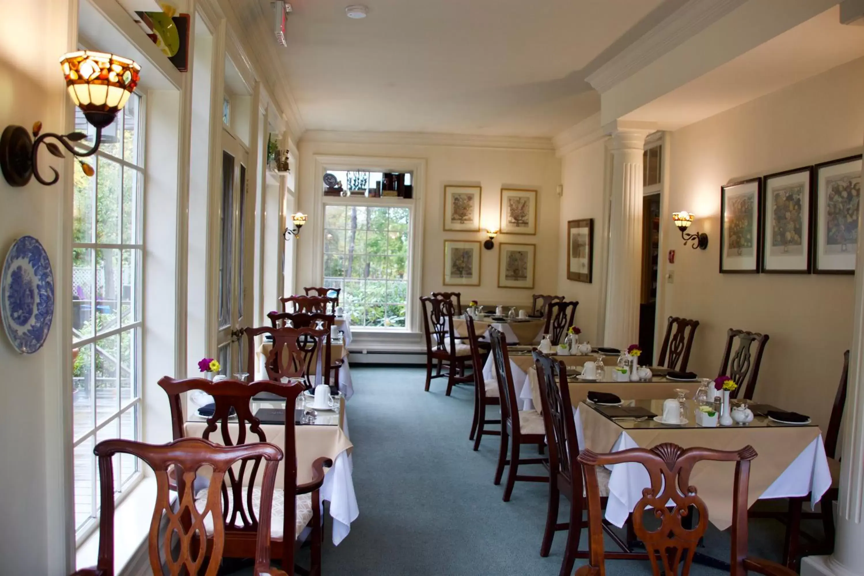 Restaurant/Places to Eat in Tattingstone Inn
