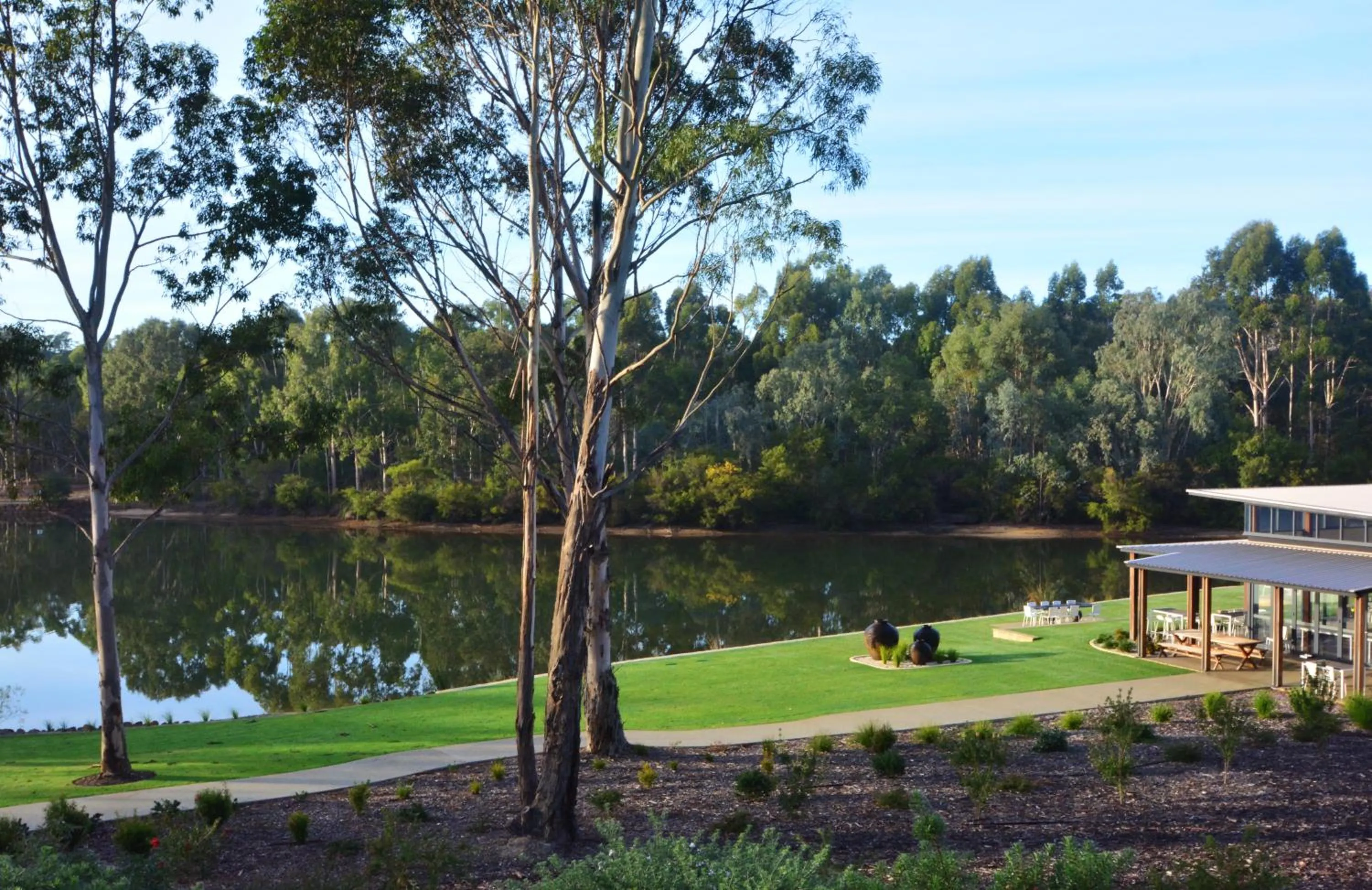 Garden view in Eight Willows Retreat