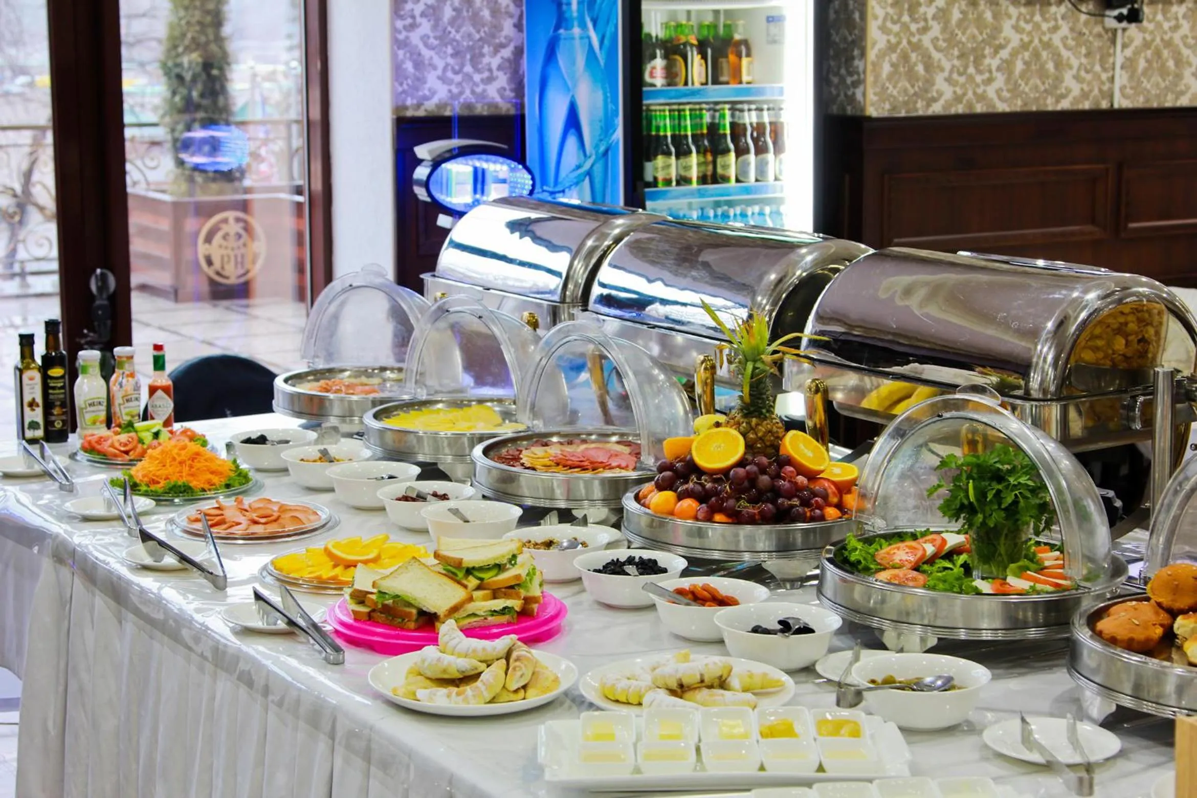 Restaurant/places to eat in Plaza Hotel Bishkek