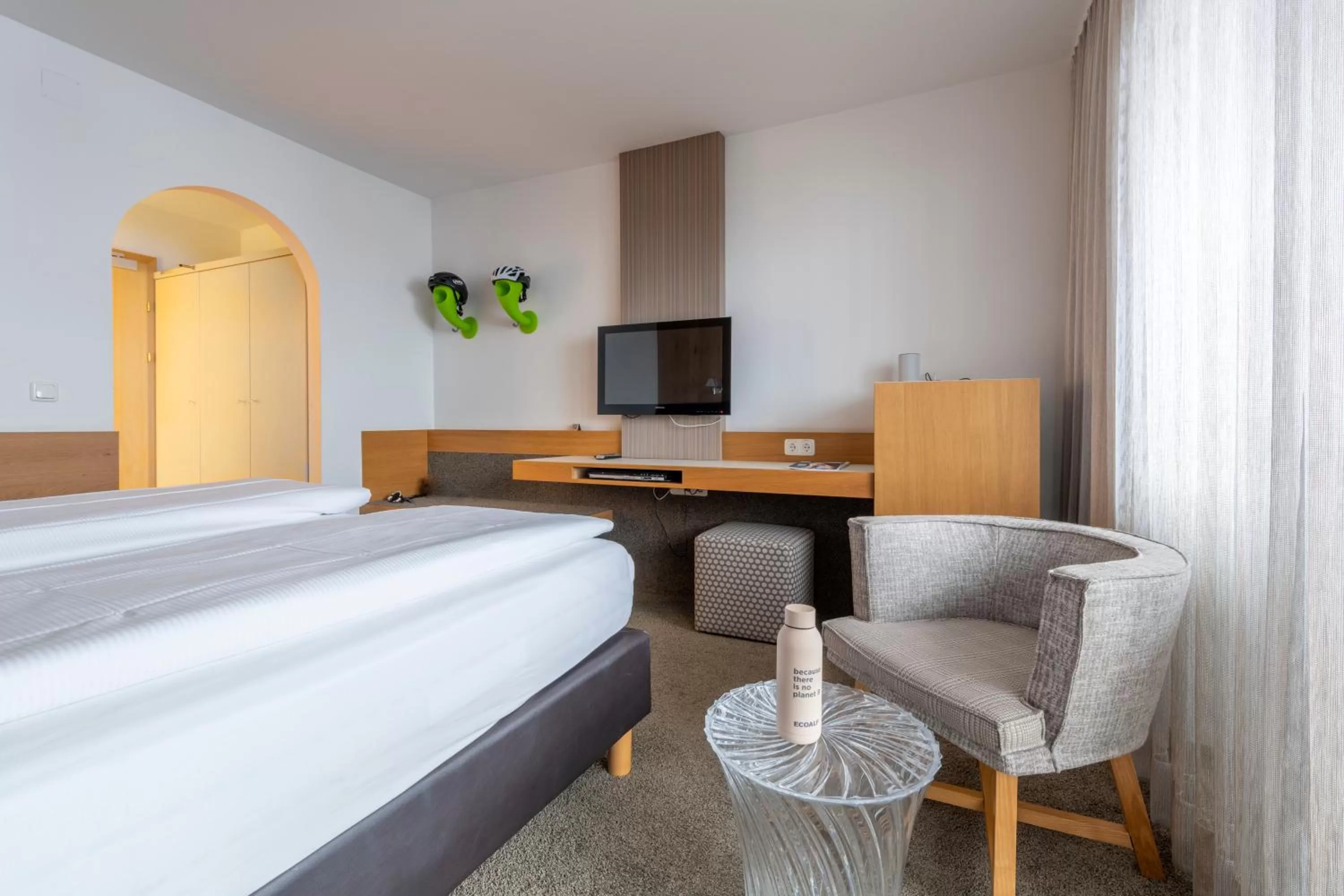 Living room, Bed in Hotel Jakob