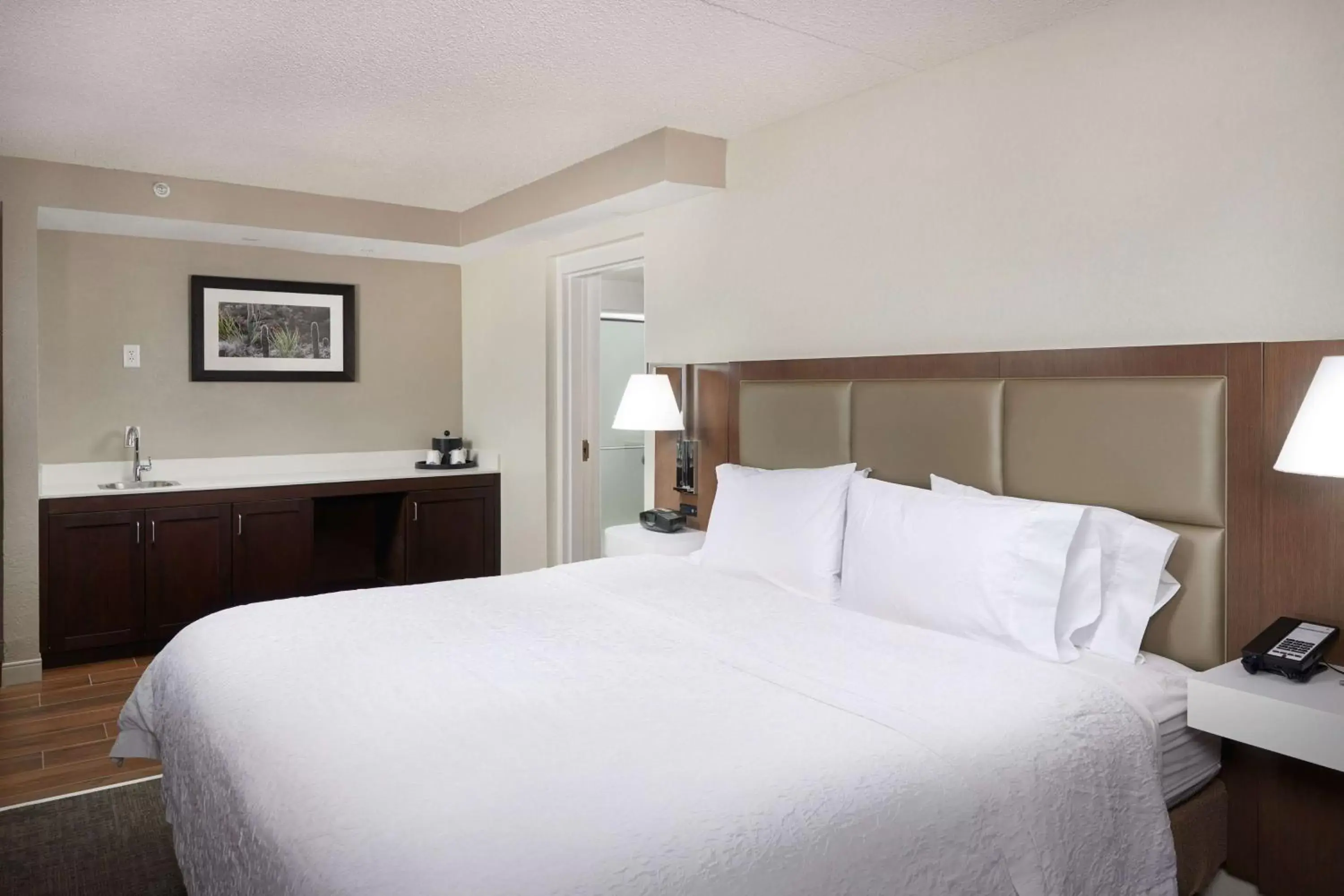 Bed in Hampton Inn Glendale-Peoria