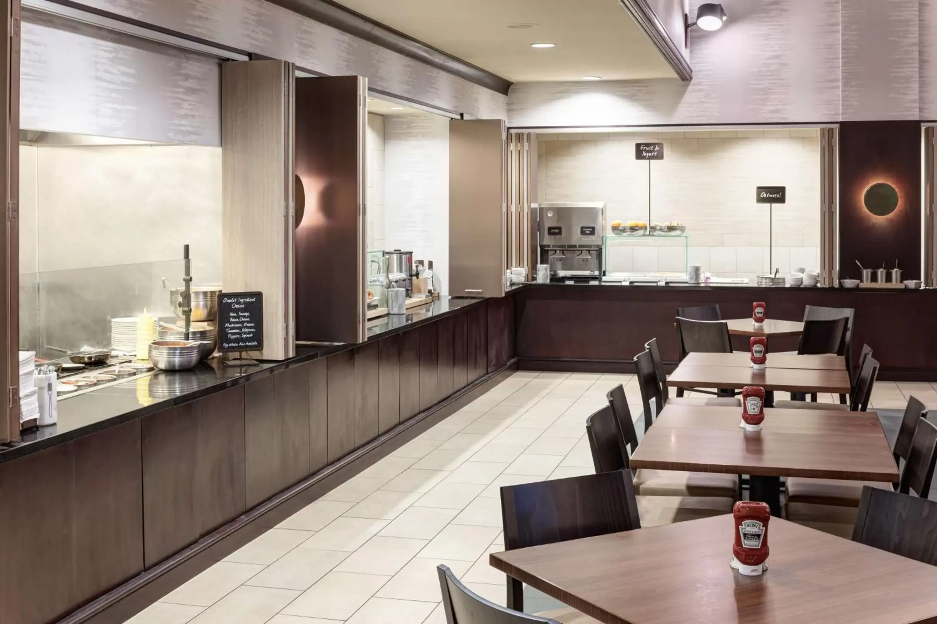 Dining area, Restaurant/Places to Eat in Embassy Suites by Hilton Tampa Brandon