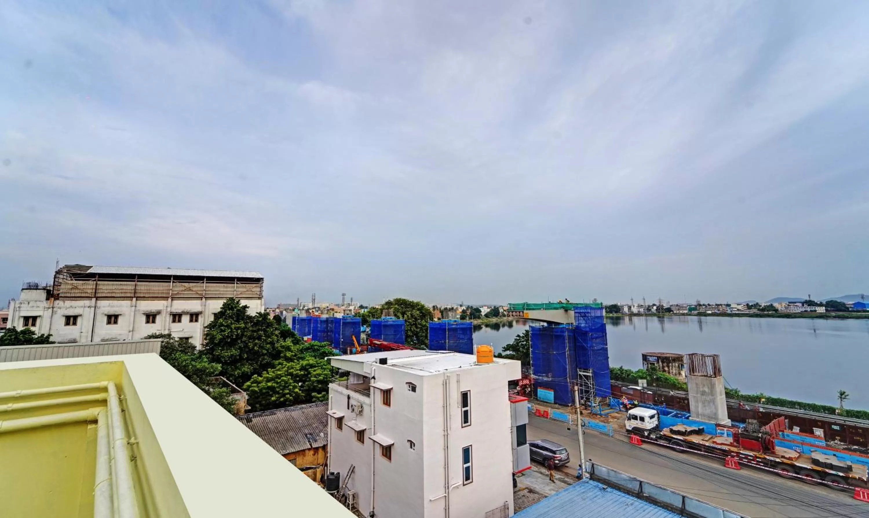 City view in Itsy Hotels Elite Inn